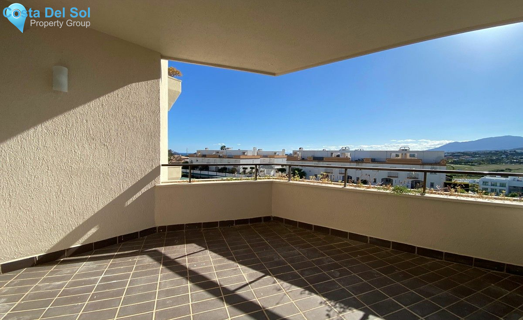 Middle Floor Apartment in Estepona-1159595