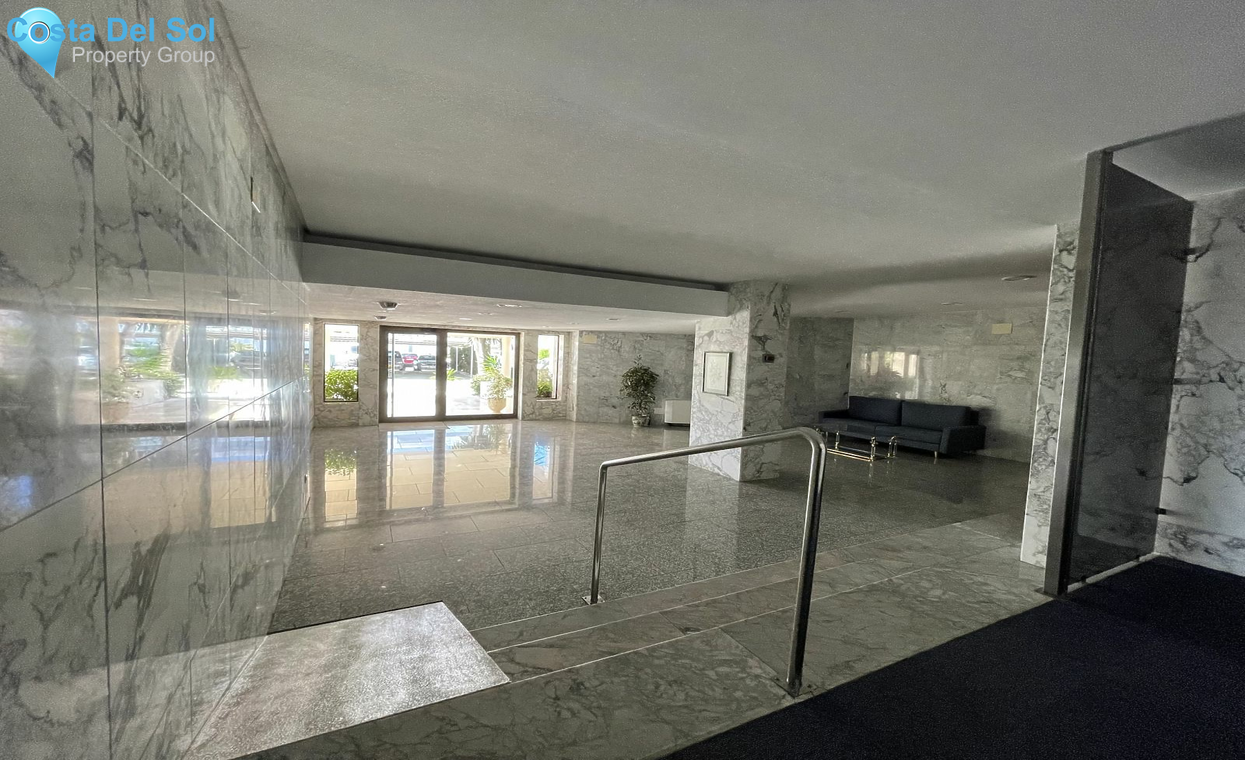 Middle Floor Apartment in Estepona-1159606