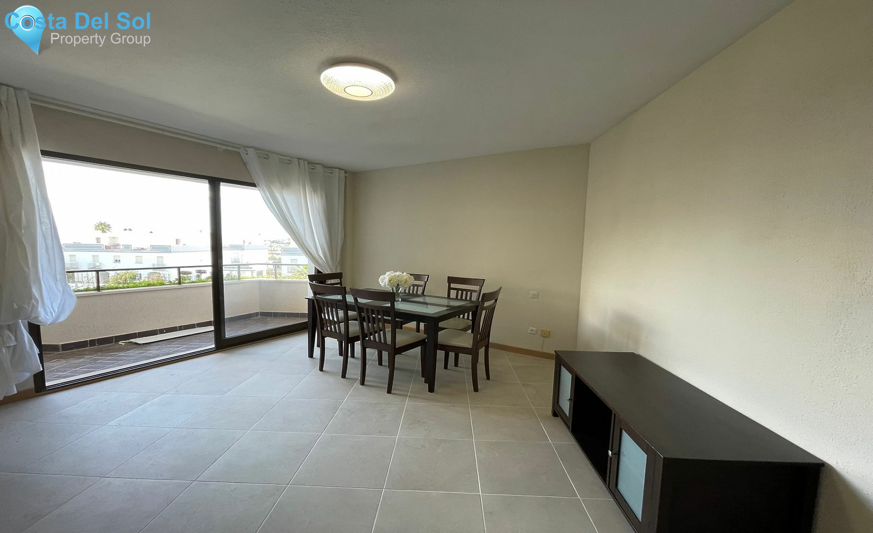 Middle Floor Apartment in Estepona-1159611