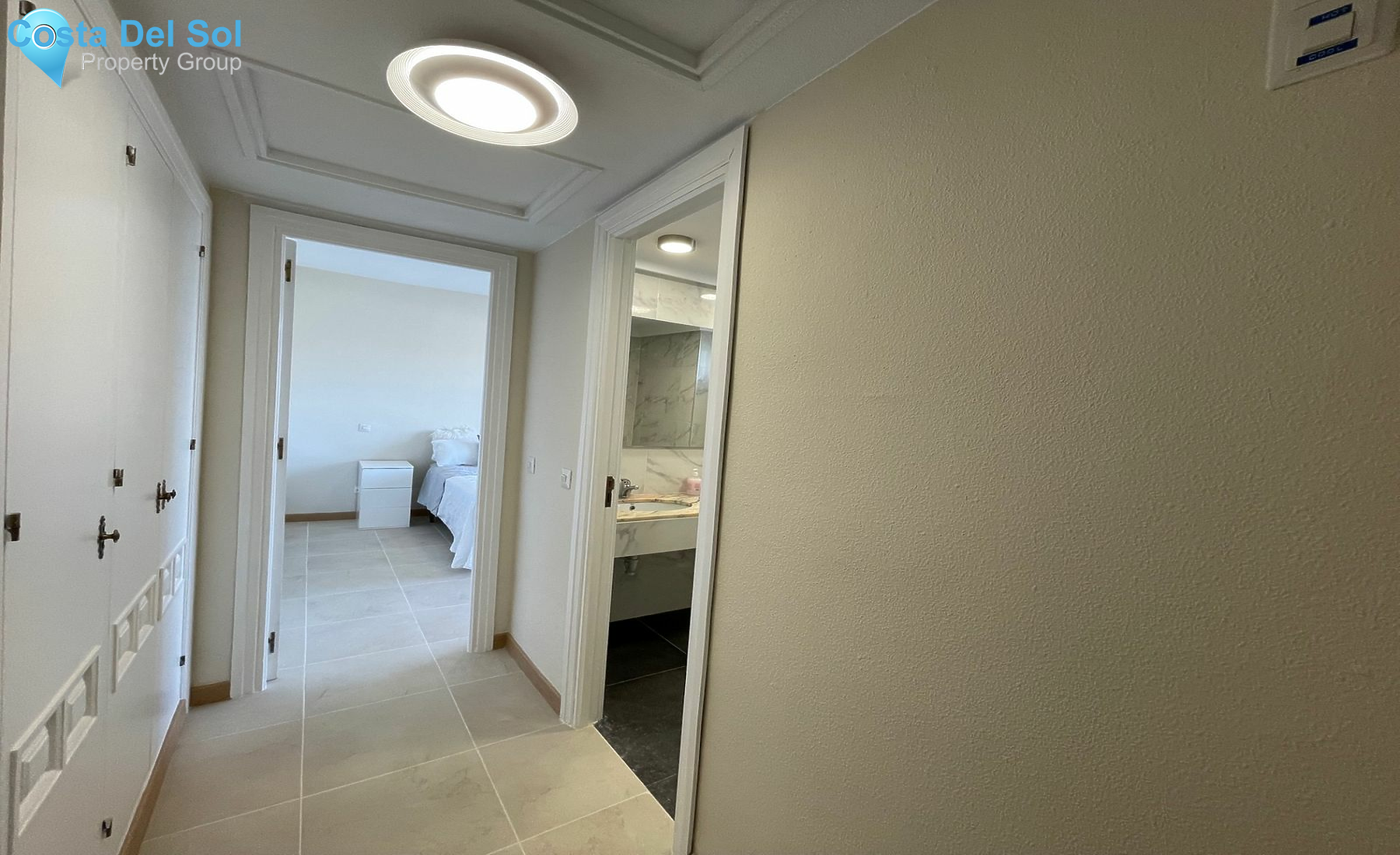 Middle Floor Apartment in Estepona-1159599