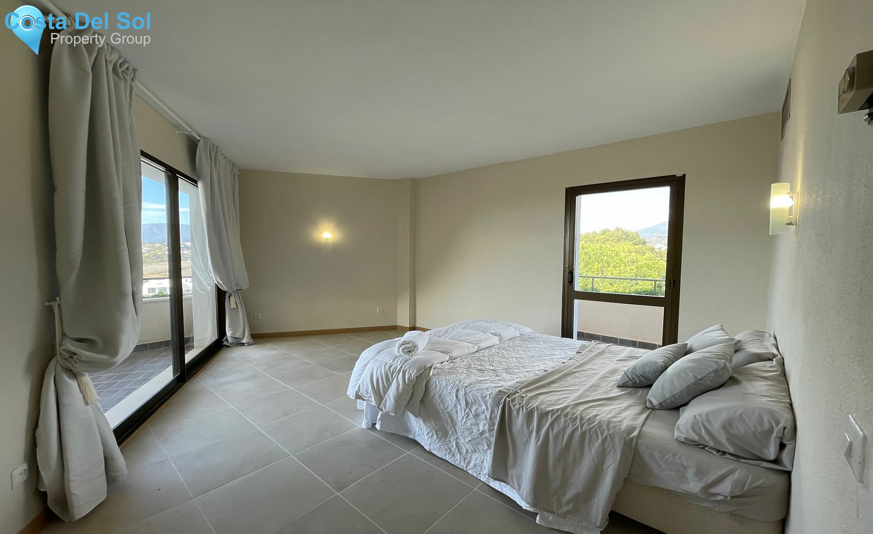 Middle Floor Apartment in Estepona-1159600