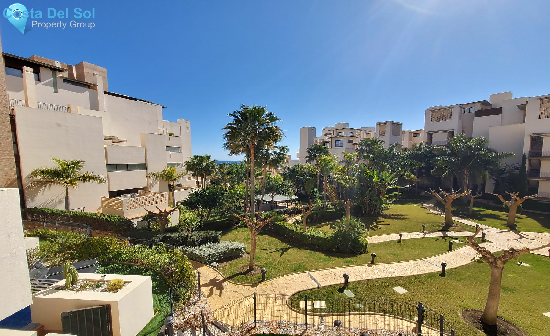 Middle Floor Apartment in Estepona
