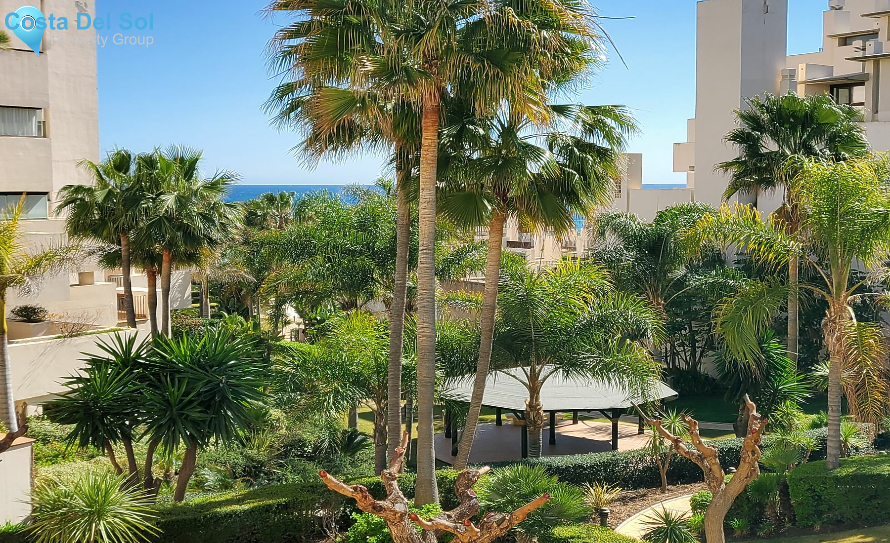 Middle Floor Apartment in Estepona-1160696