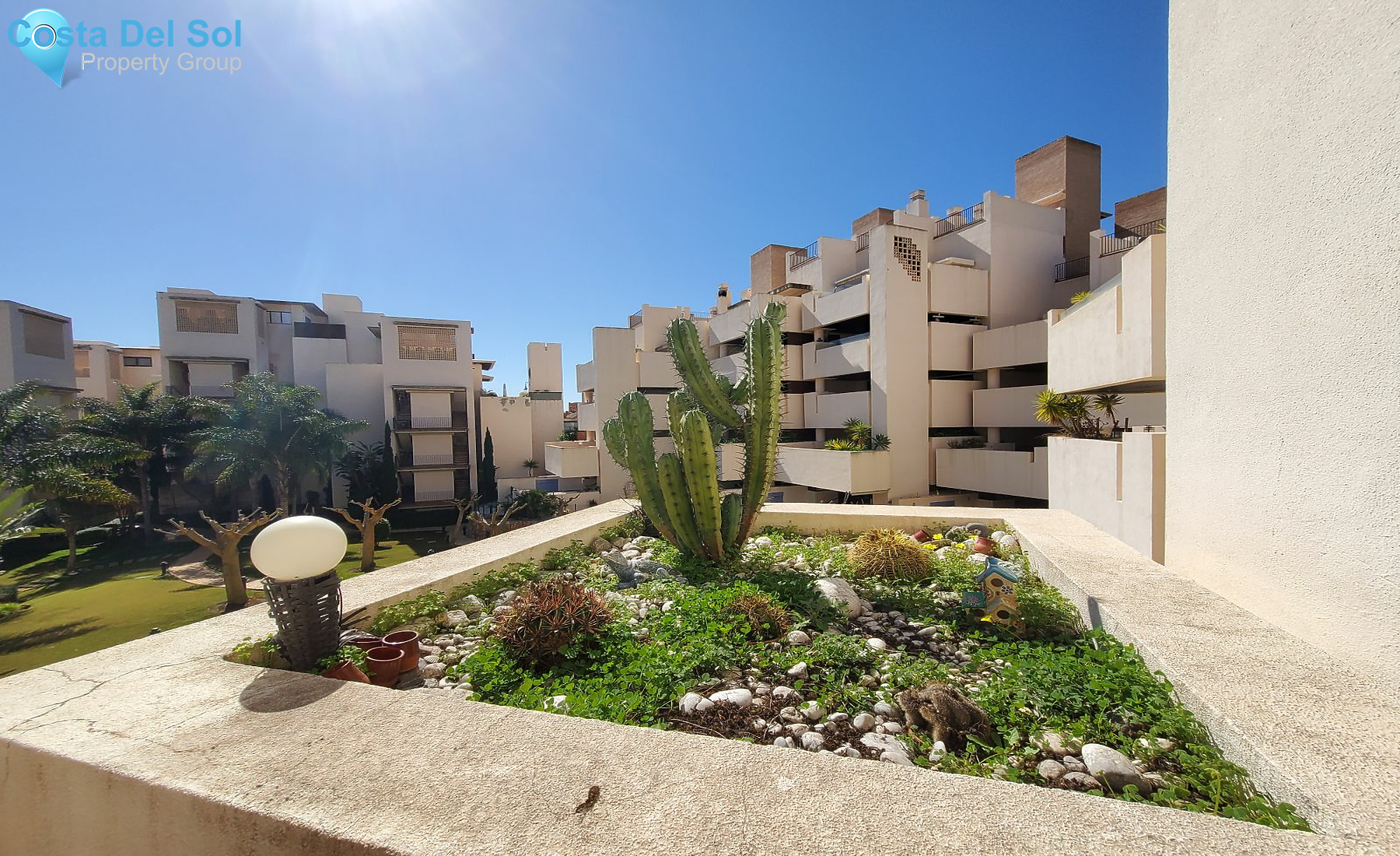 Middle Floor Apartment in Estepona-1160714