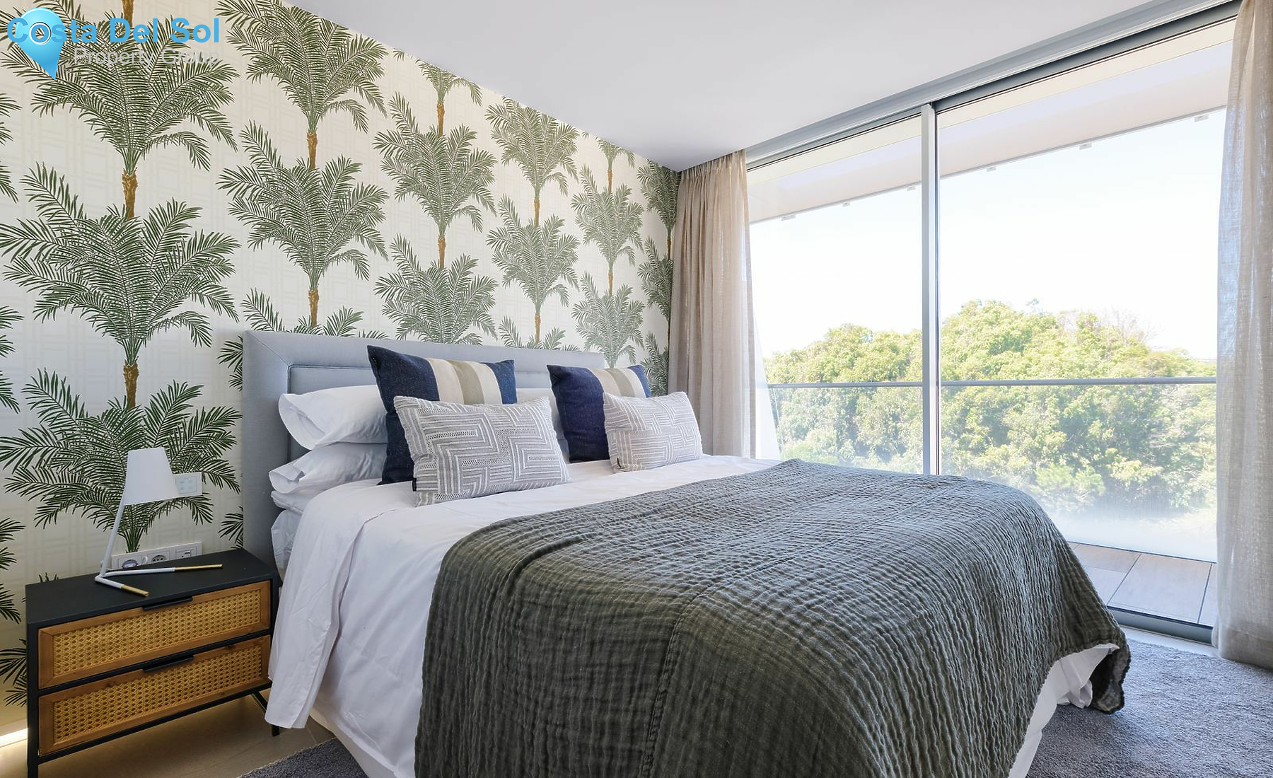 Middle Floor Apartment in Estepona-1162779