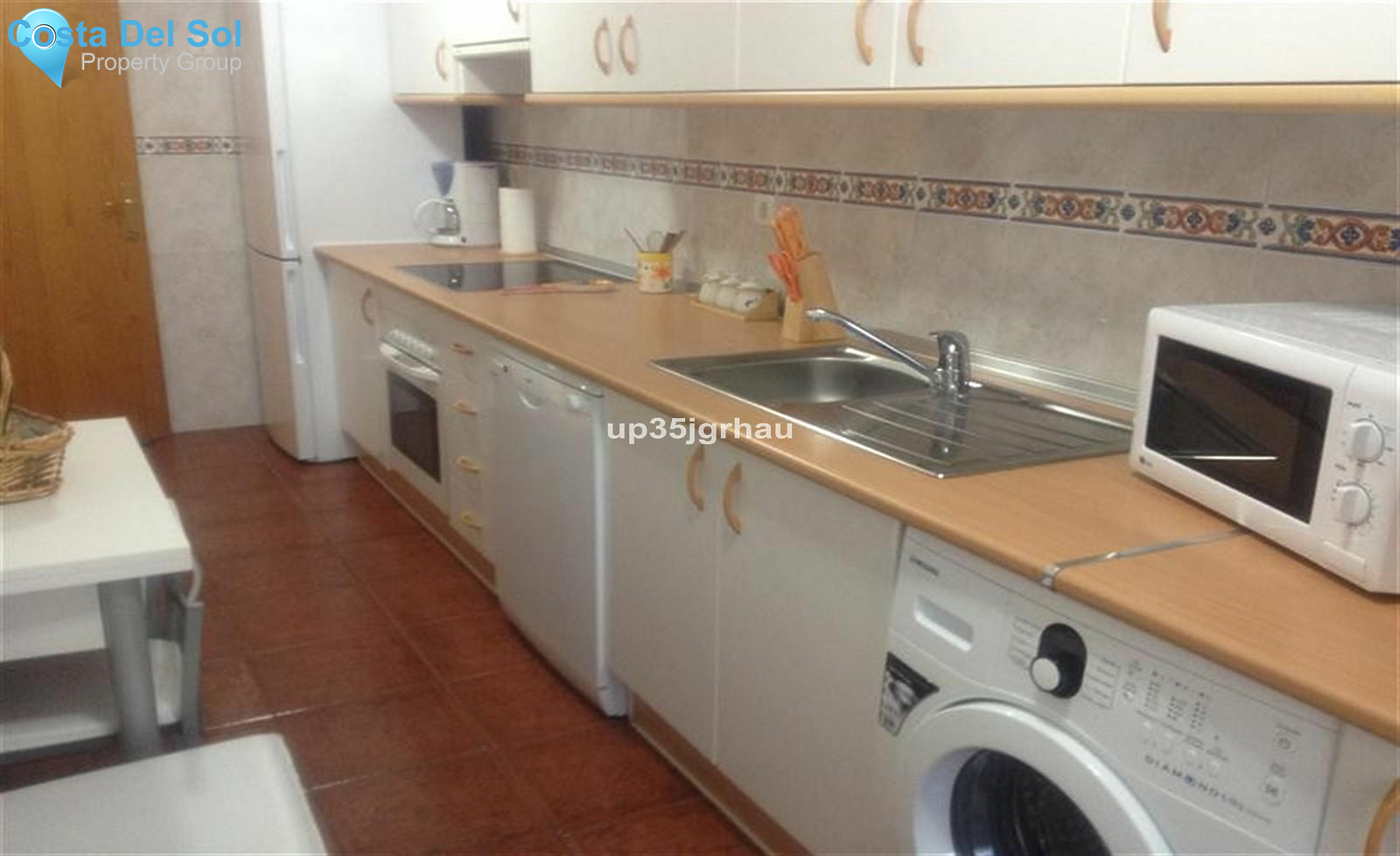 Middle Floor Apartment in Estepona-1166207