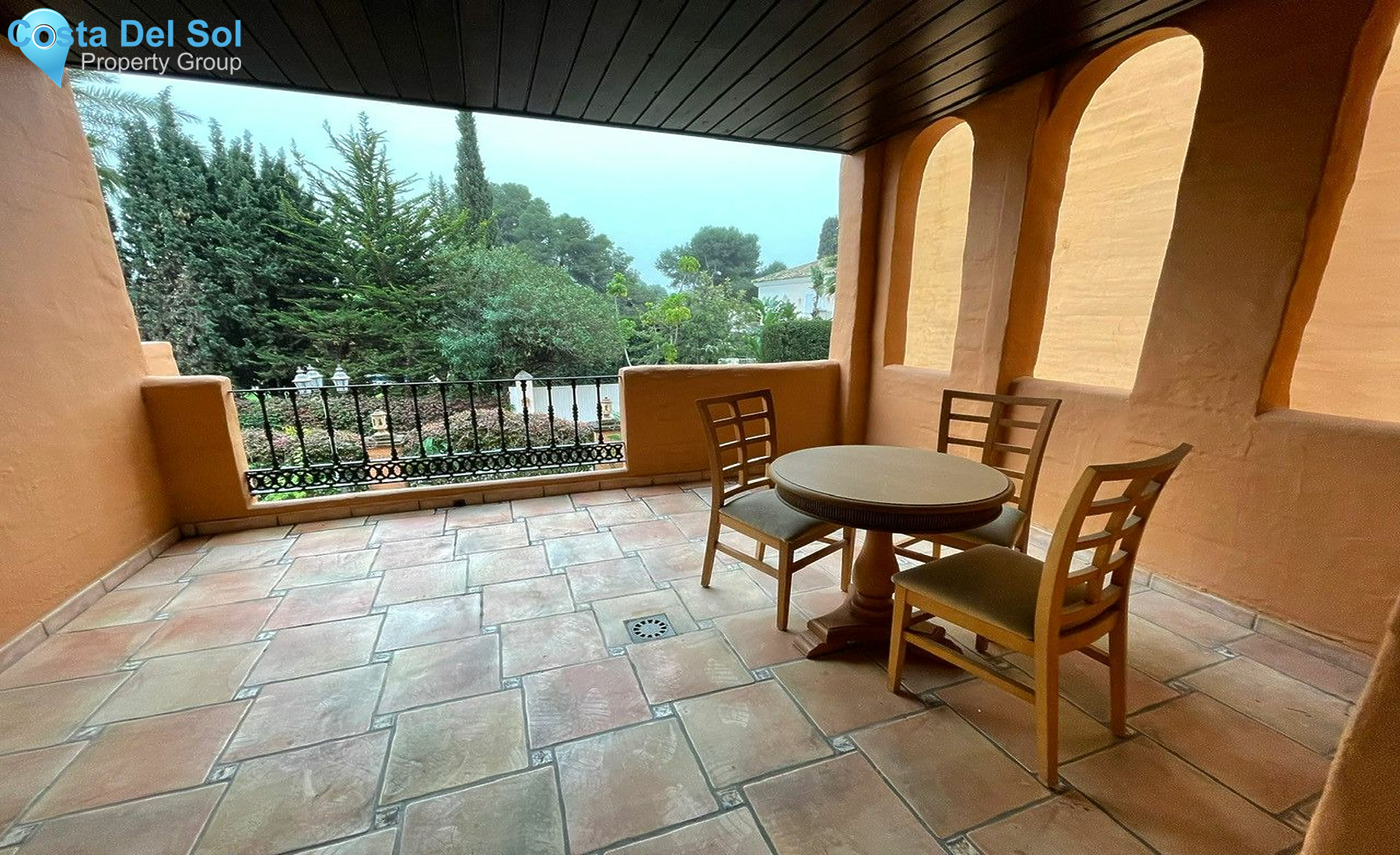 Middle Floor Apartment in Estepona