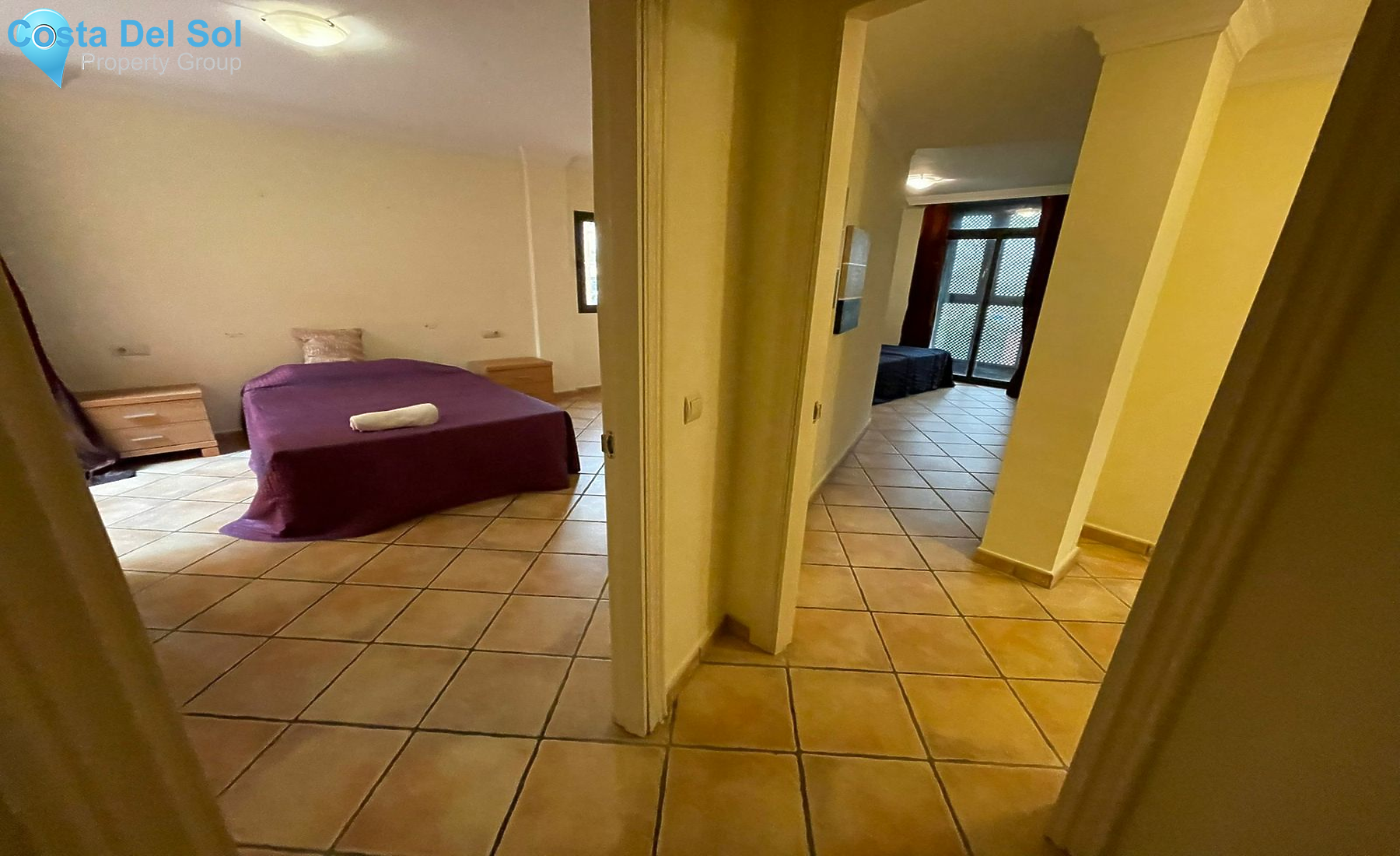 Middle Floor Apartment in Estepona-1168177