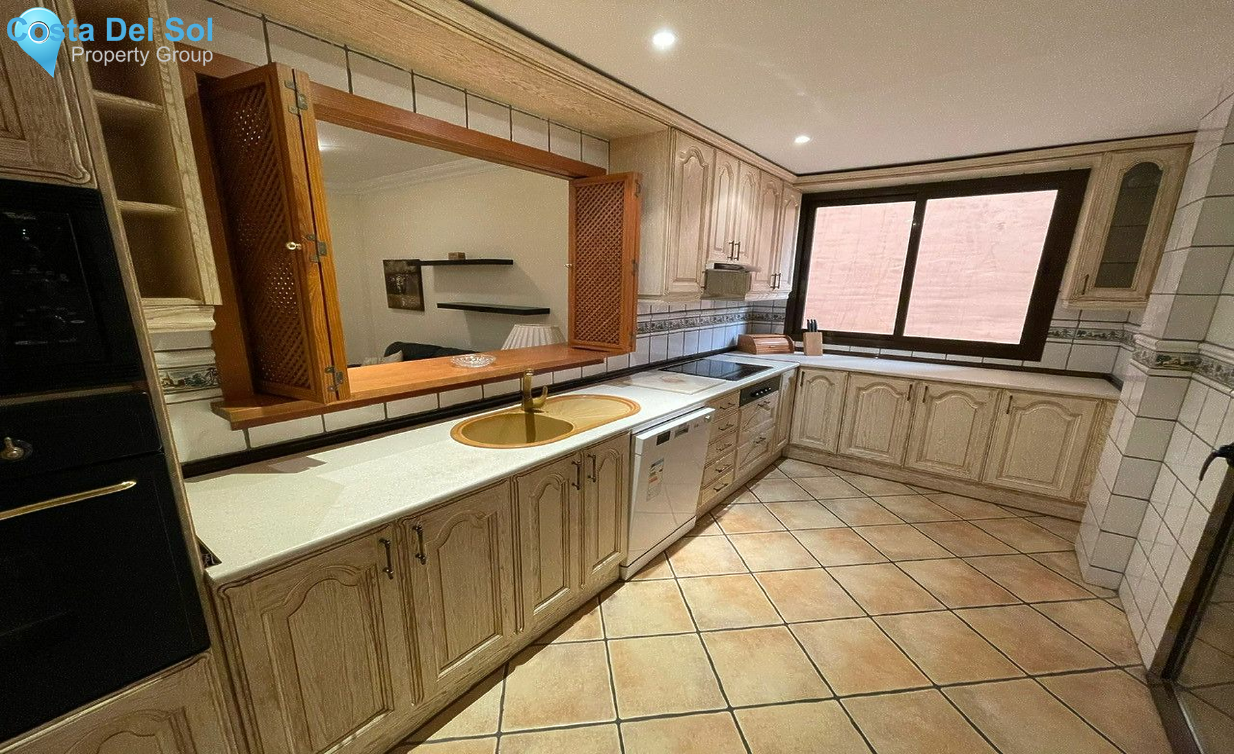 Middle Floor Apartment in Estepona-1168178