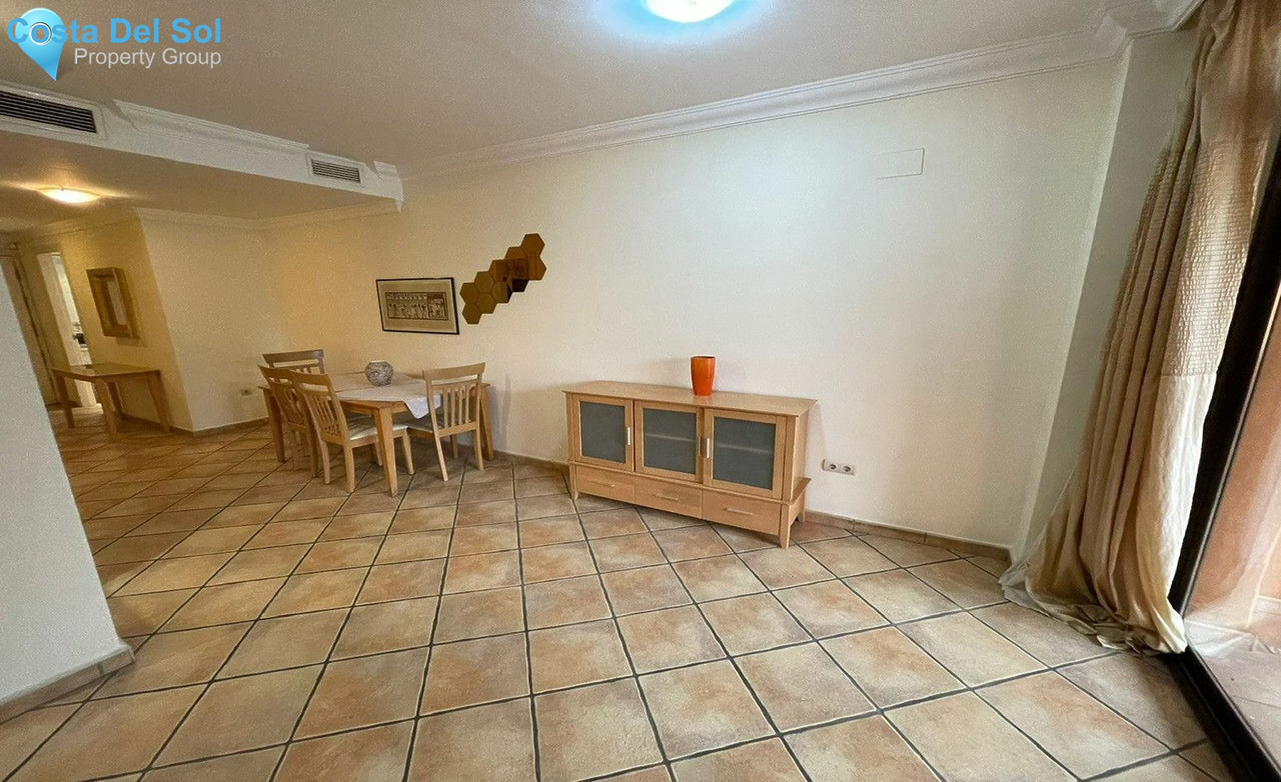 Middle Floor Apartment in Estepona-1168179