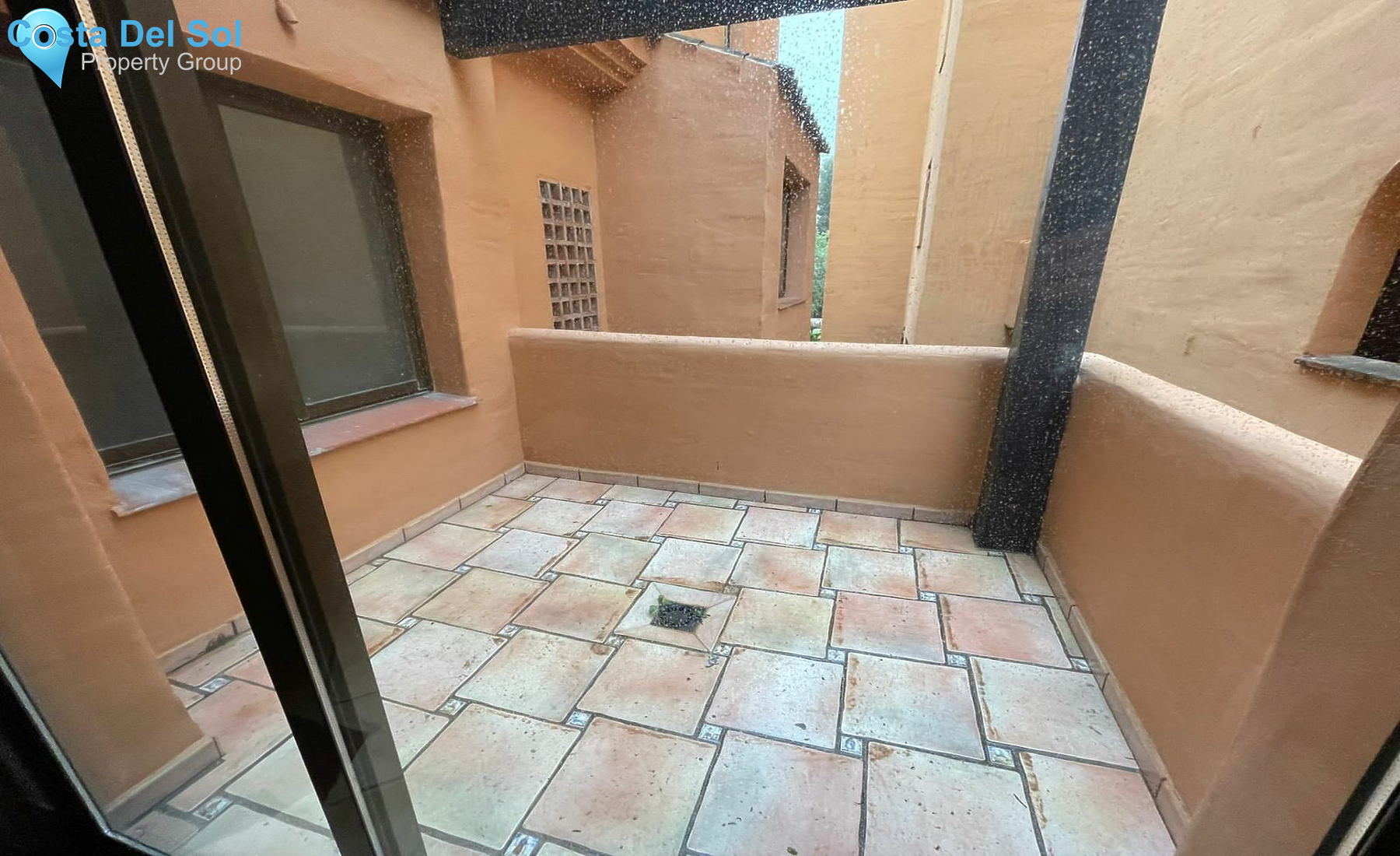 Middle Floor Apartment in Estepona-1168183