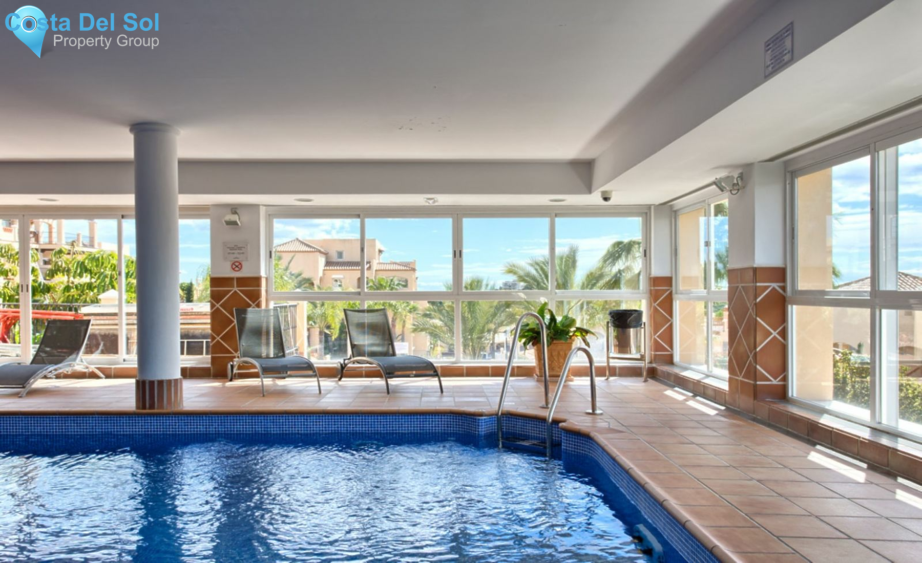 Middle Floor Apartment in Estepona-1182097