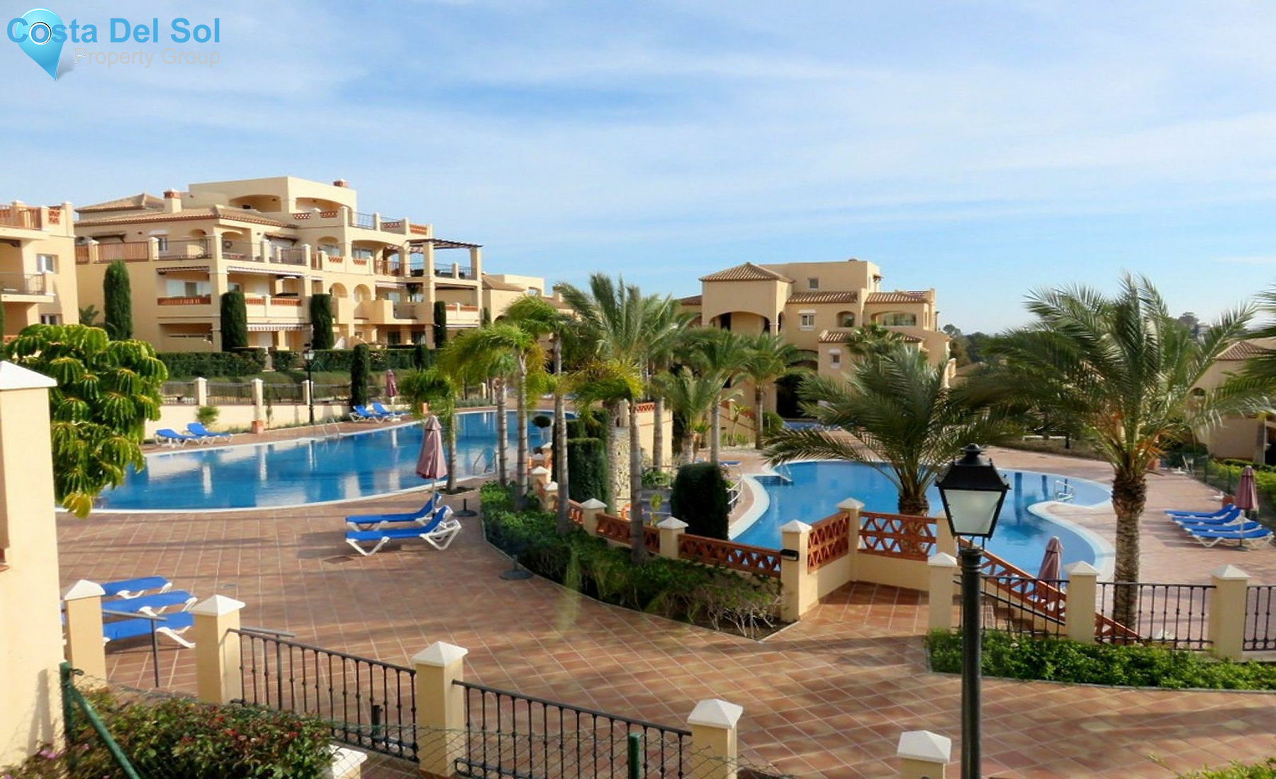 Middle Floor Apartment in Estepona-1182101