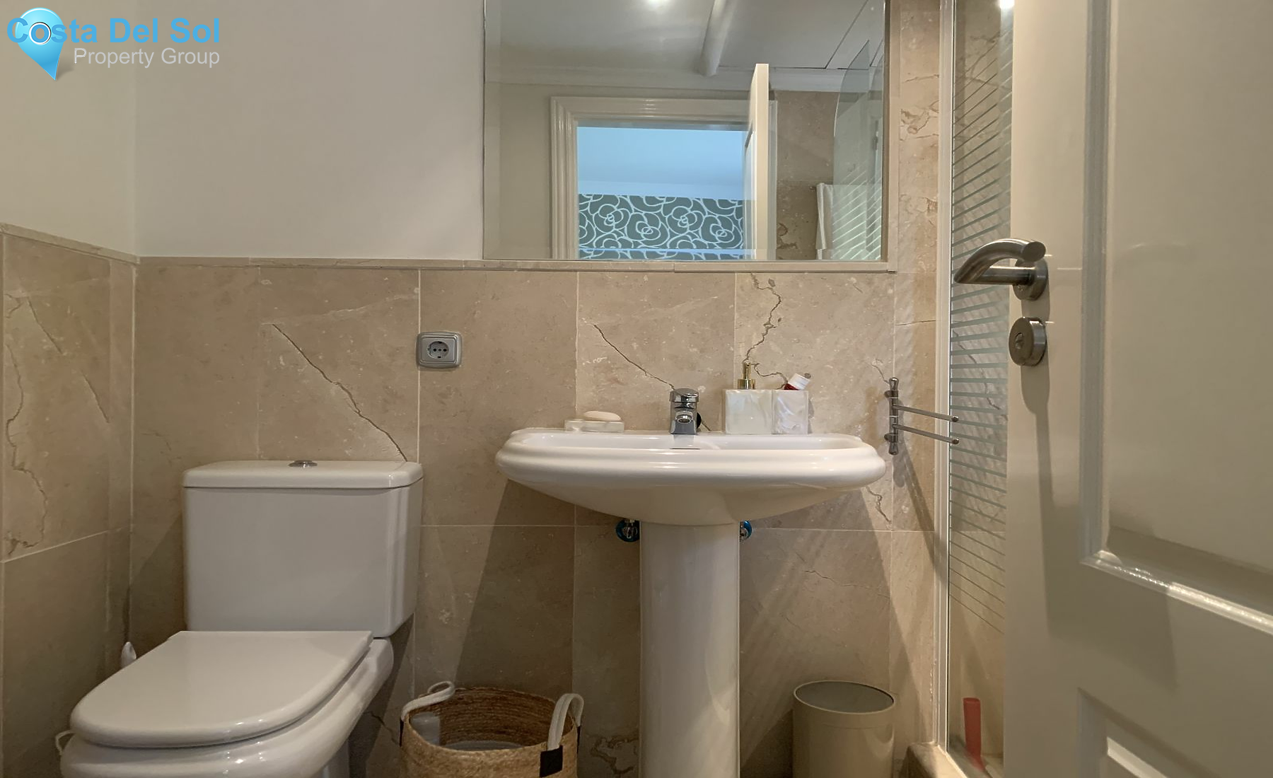 Middle Floor Apartment in Estepona-1182106