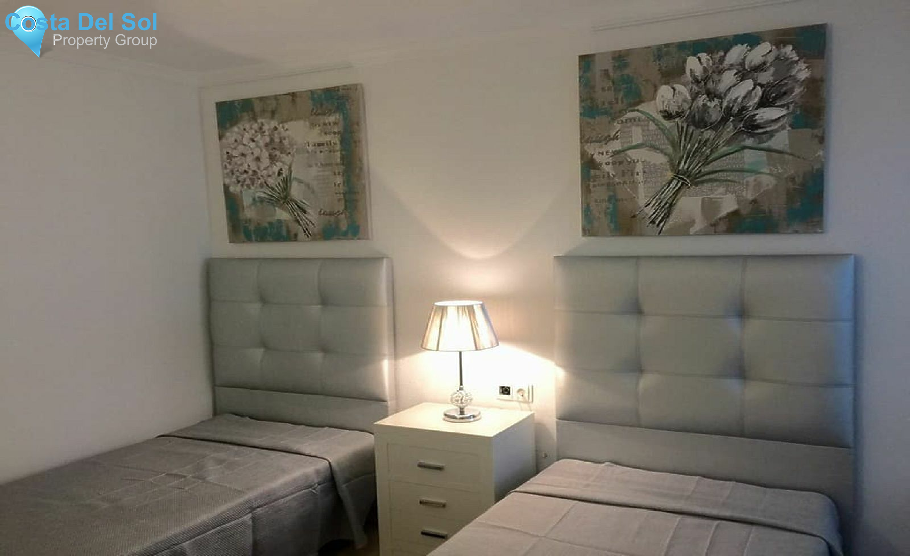 Middle Floor Apartment in Estepona-1185906