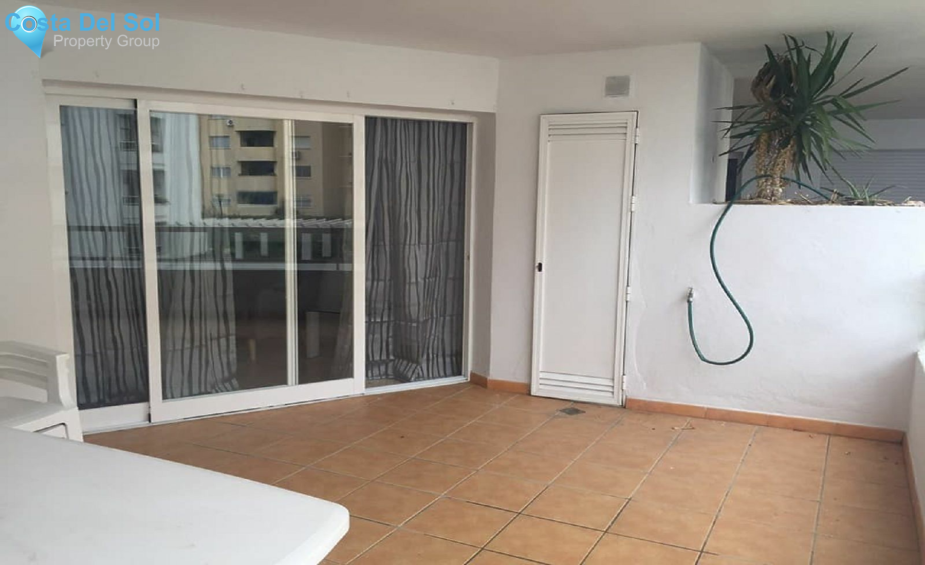 Middle Floor Apartment in Estepona-1185908