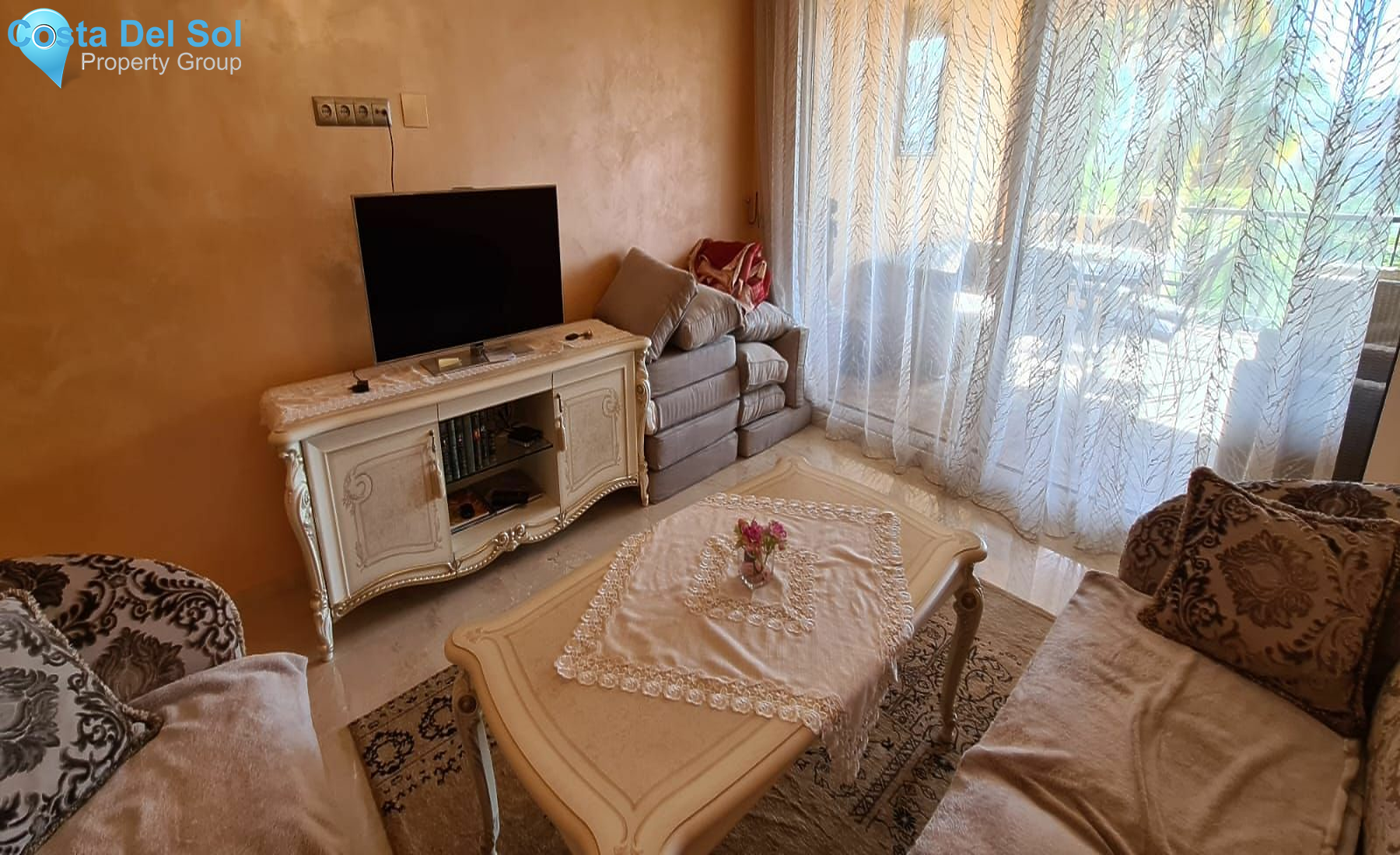 Middle Floor Apartment in Estepona