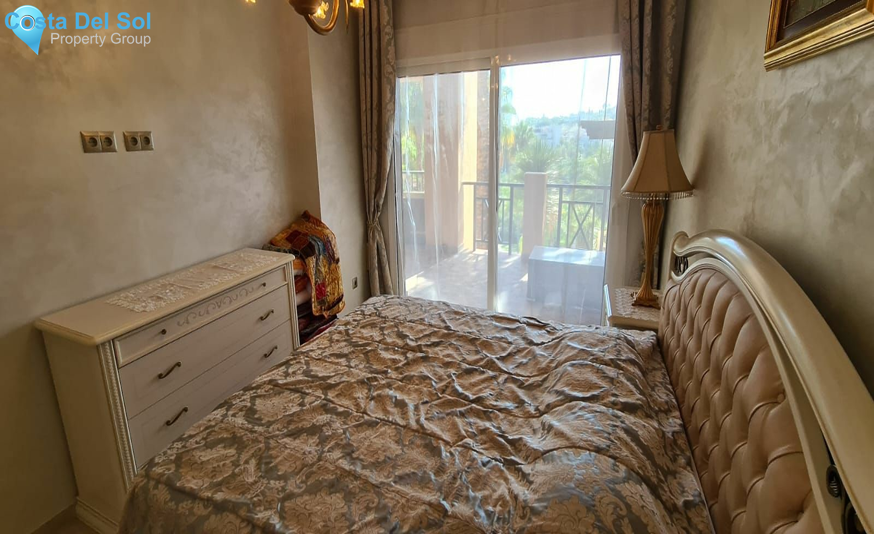 Middle Floor Apartment in Estepona-1186906