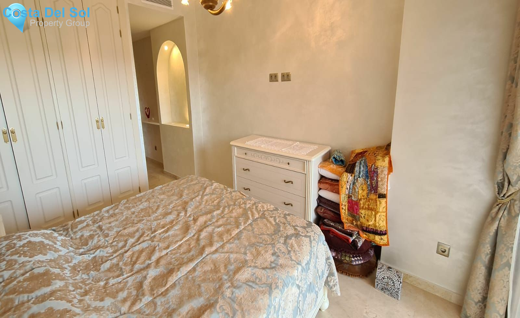 Middle Floor Apartment in Estepona-1186908
