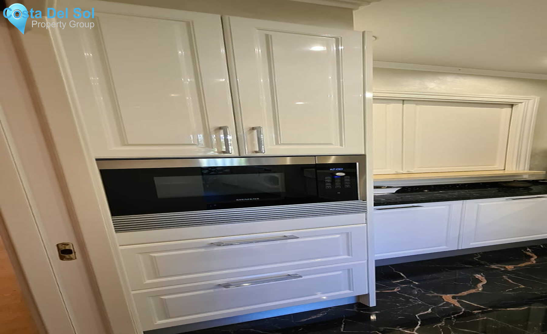 Middle Floor Apartment in Estepona-1186900
