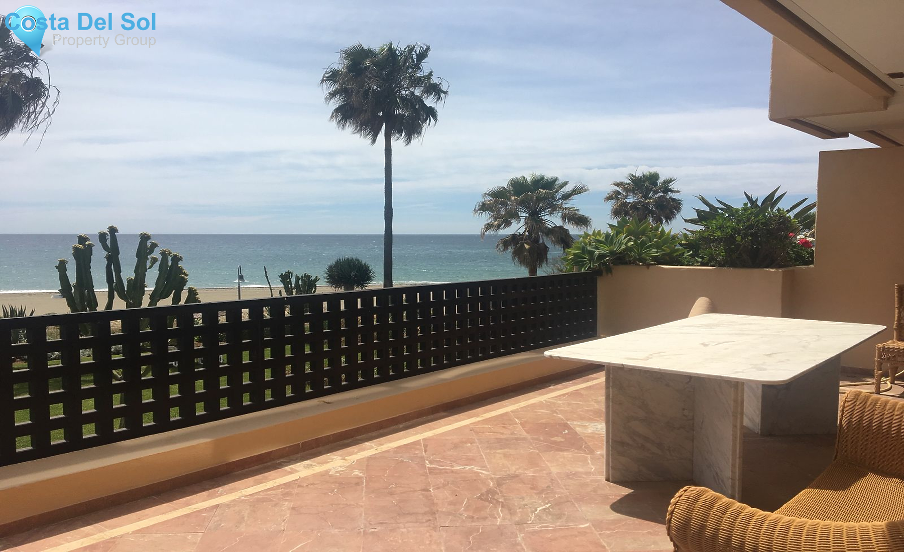 Middle Floor Apartment in Estepona-1197100