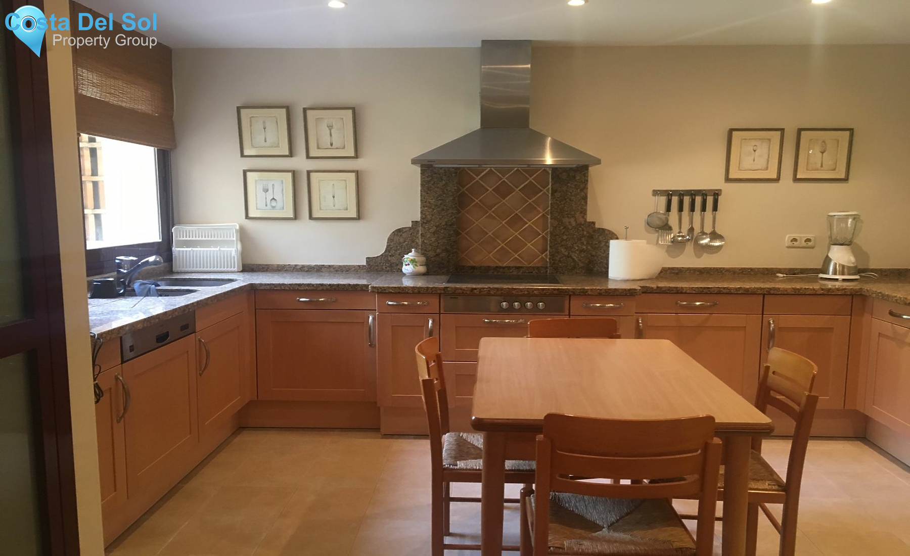 Middle Floor Apartment in Estepona-1197112