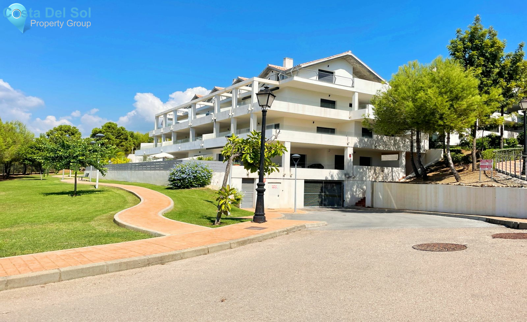 Middle Floor Apartment in Estepona-1198740