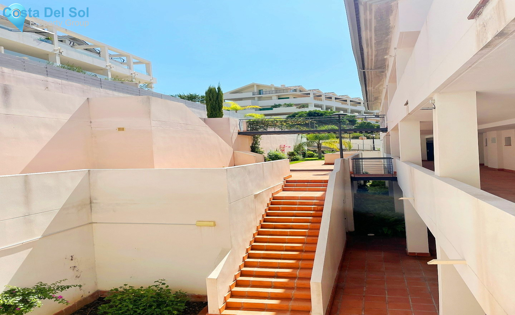 Middle Floor Apartment in Estepona-1198742