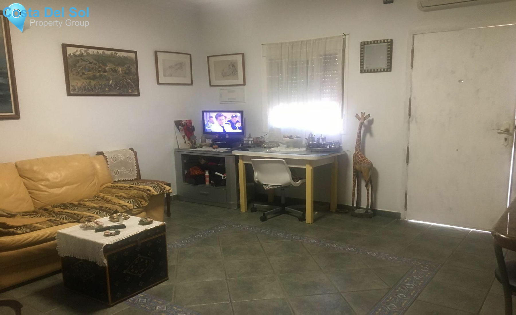 Middle Floor Apartment in Estepona-1199718