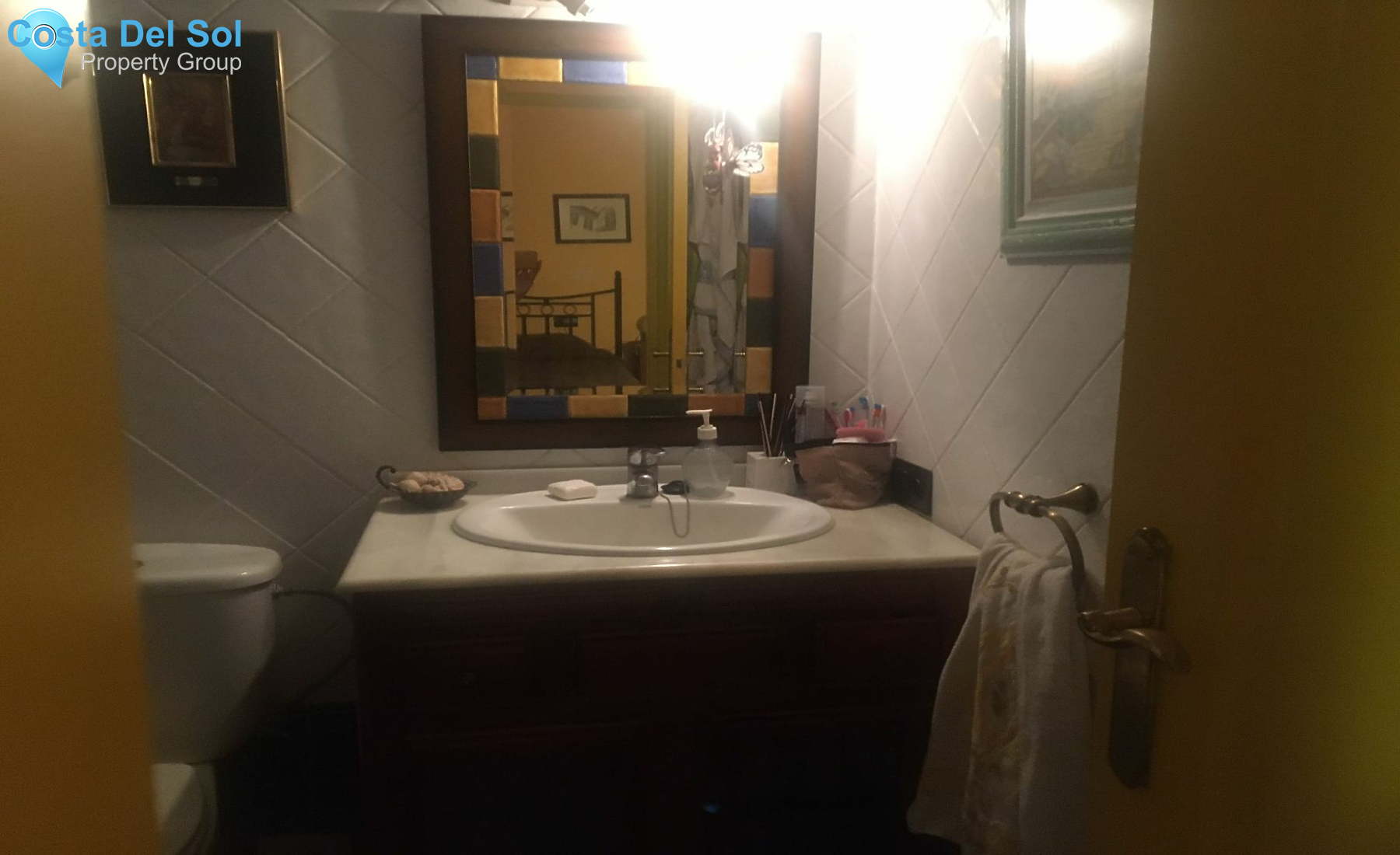 Middle Floor Apartment in Estepona-1199731