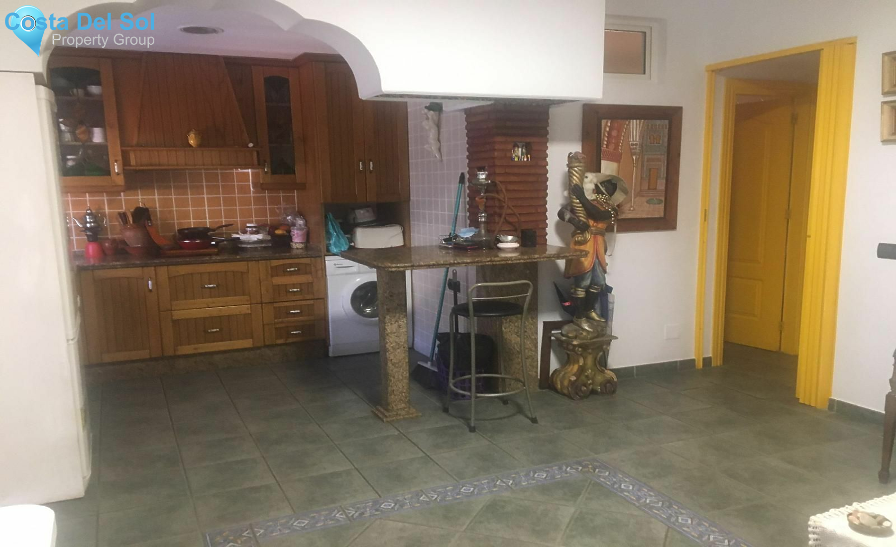 Middle Floor Apartment in Estepona-1199720