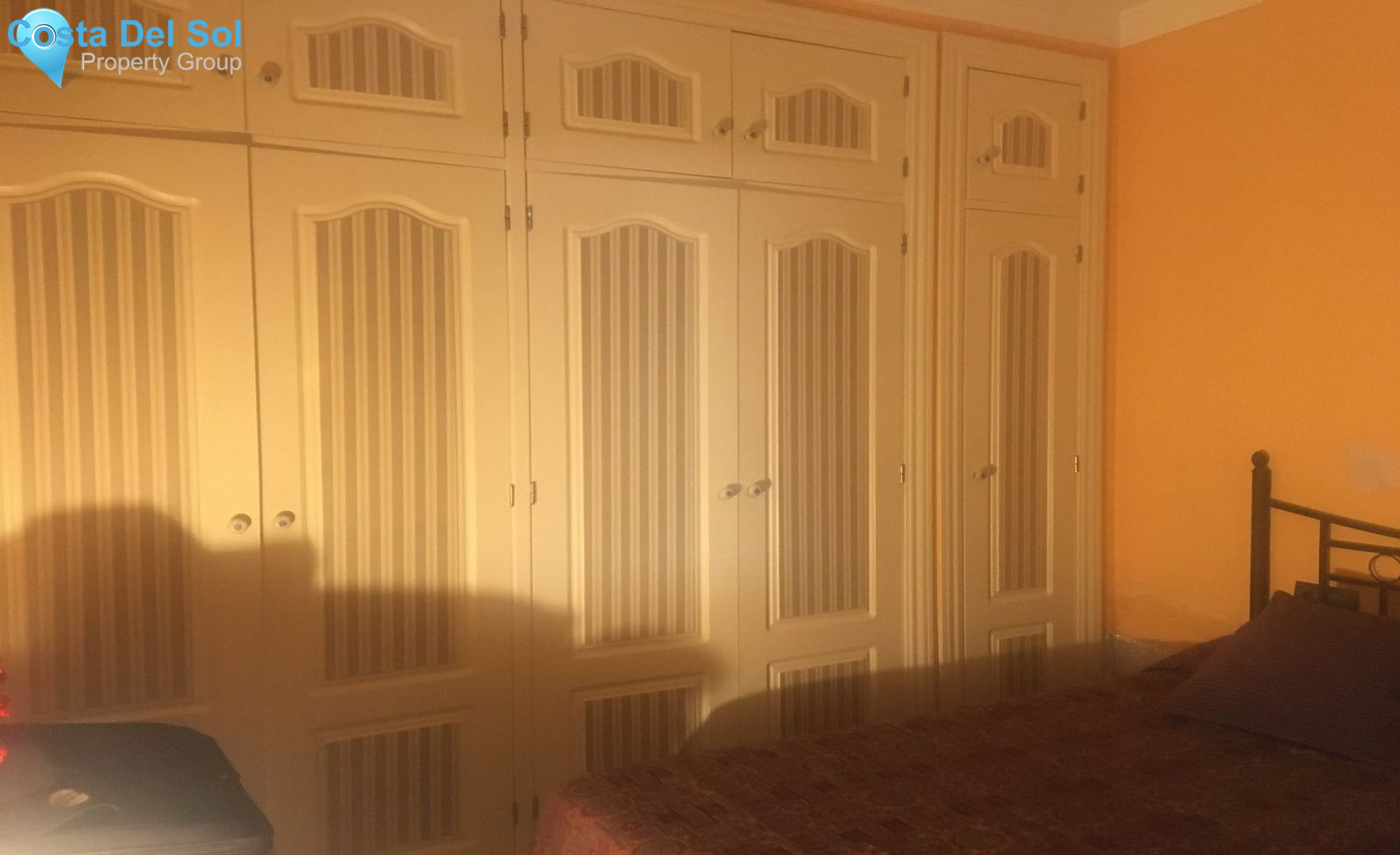 Middle Floor Apartment in Estepona-1199723