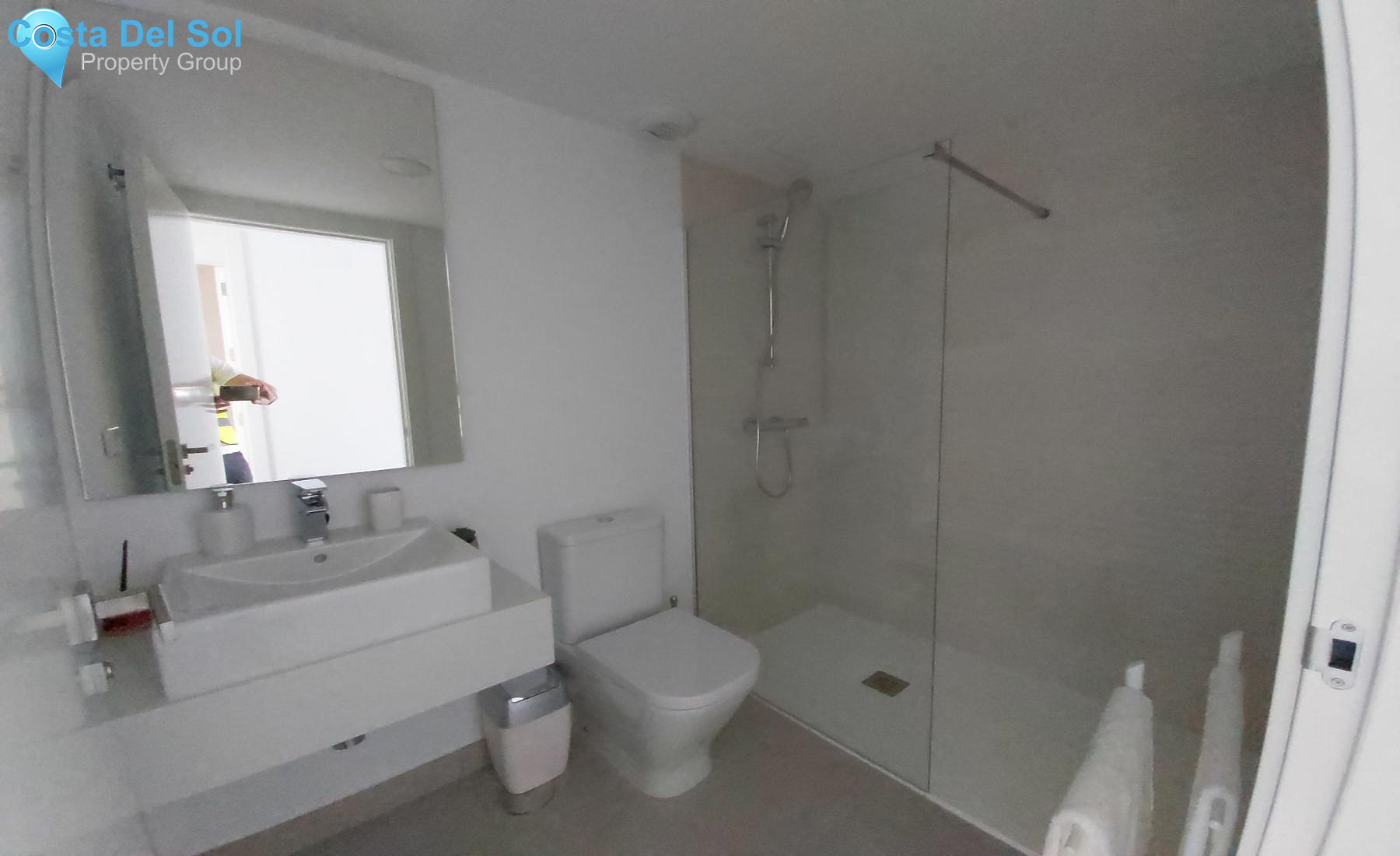 Middle Floor Apartment in Estepona-1200891