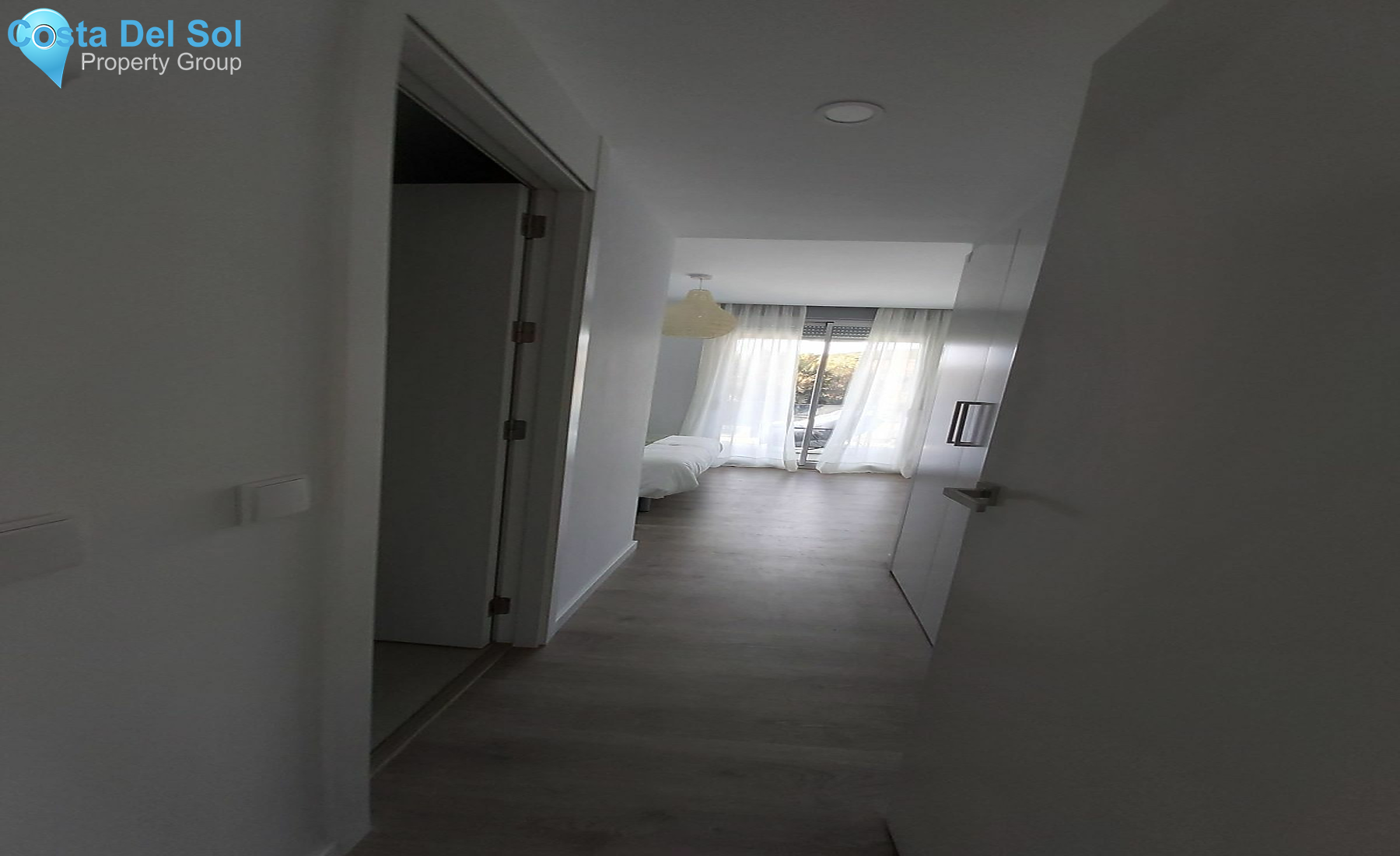 Middle Floor Apartment in Estepona-1200884
