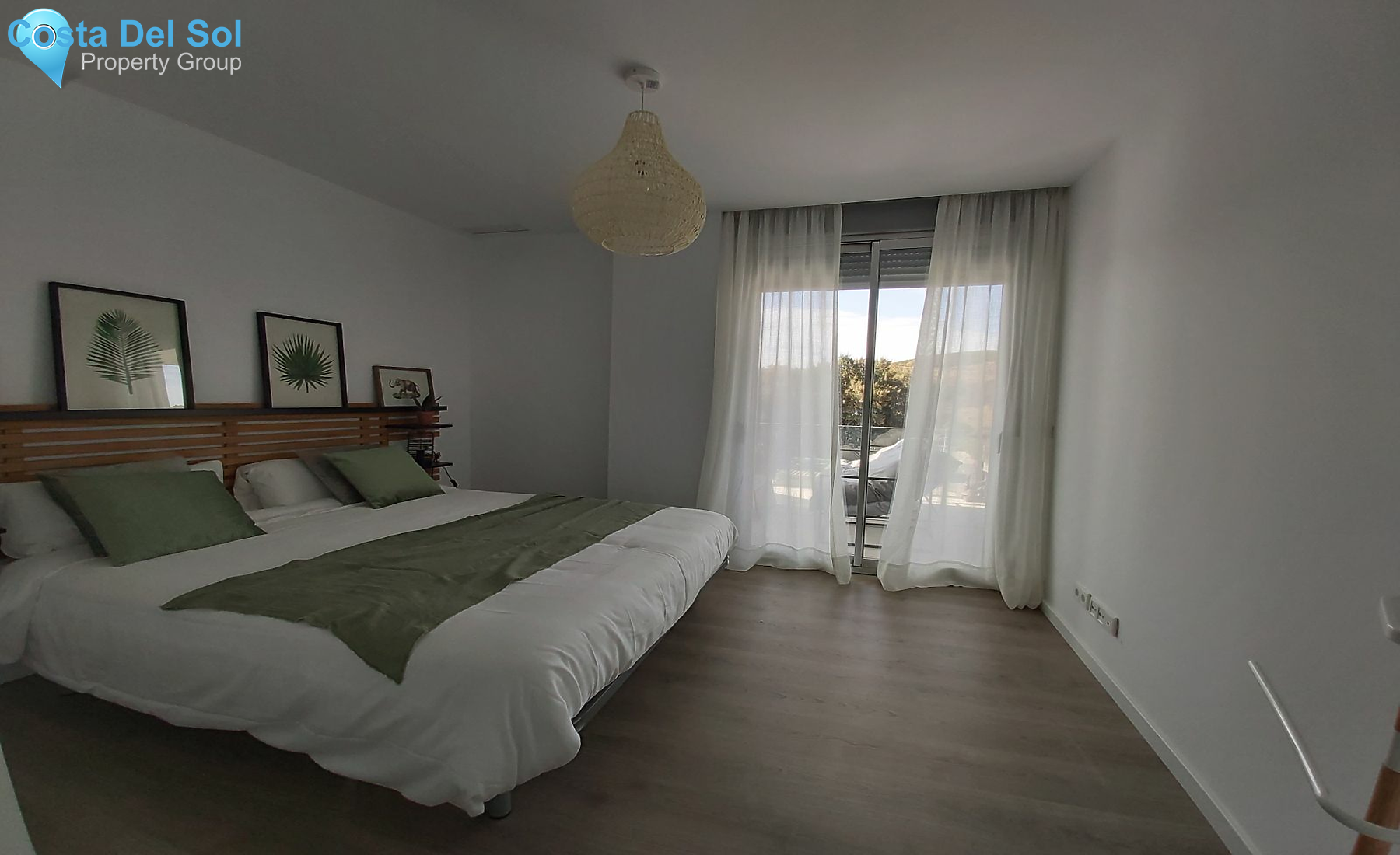 Middle Floor Apartment in Estepona-1200885