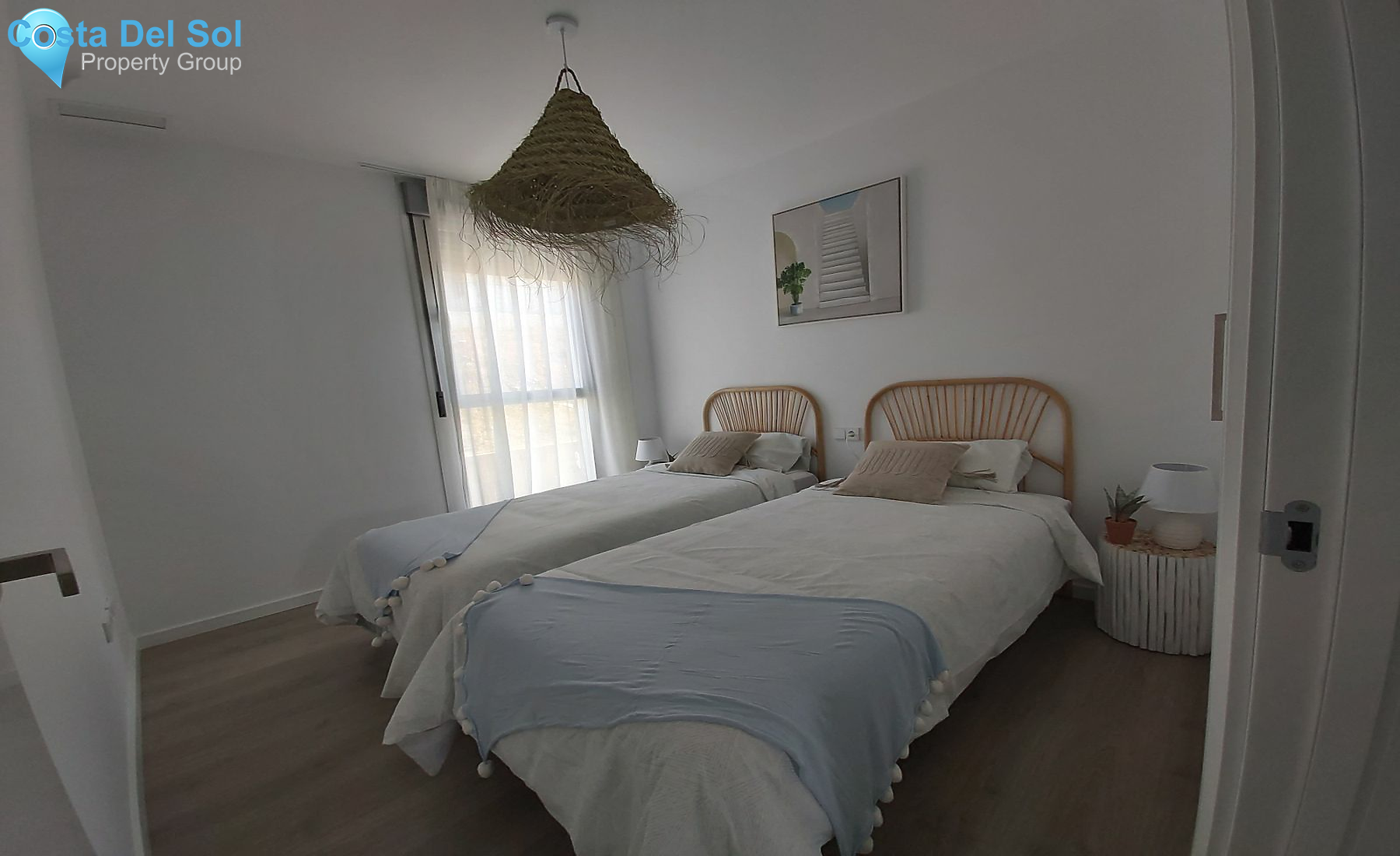 Middle Floor Apartment in Estepona-1200889
