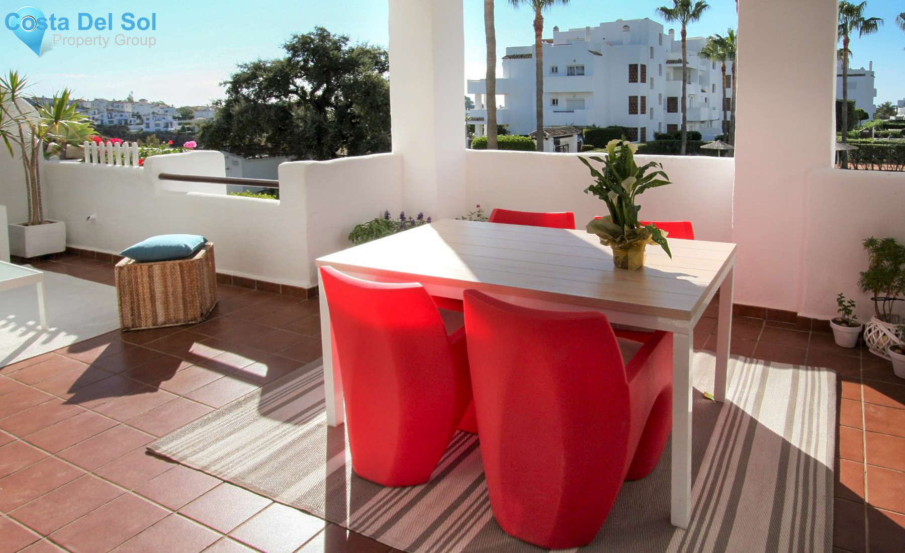 Middle Floor Apartment in Estepona-1205188