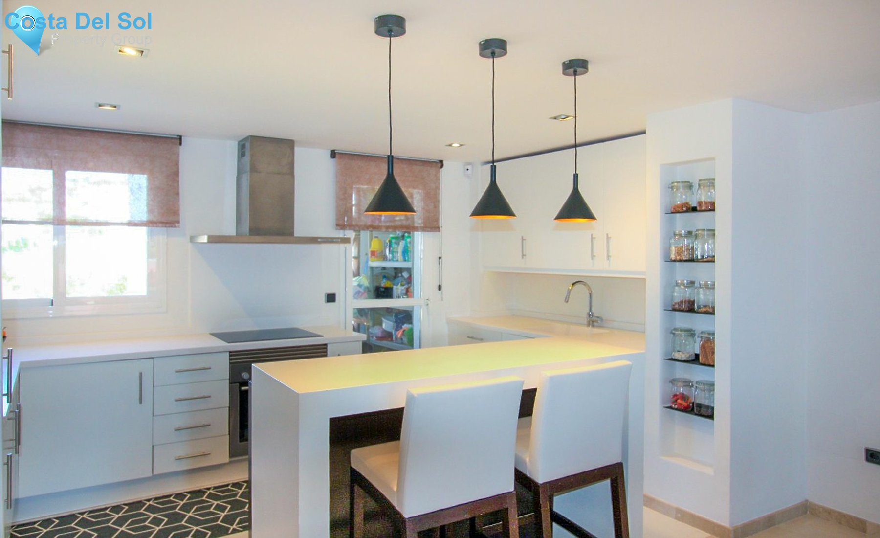 Middle Floor Apartment in Estepona-1205176