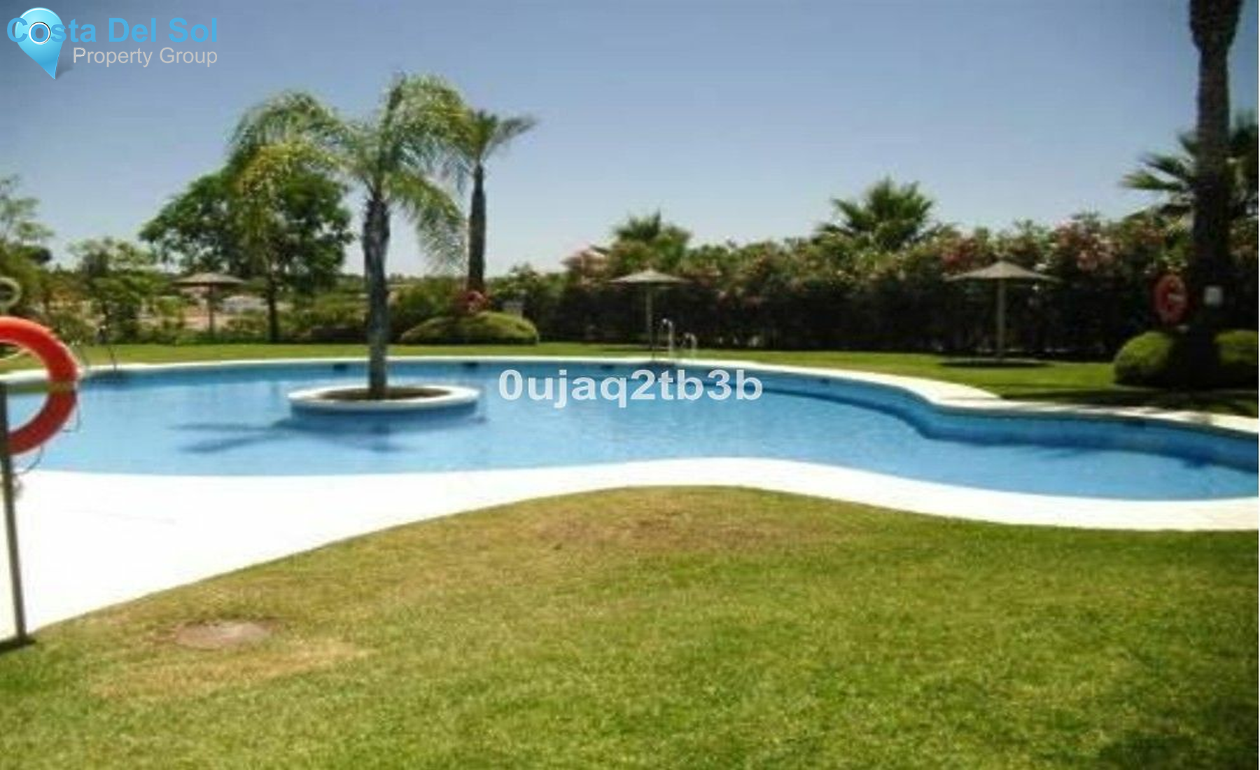 Middle Floor Apartment in Estepona-1215543