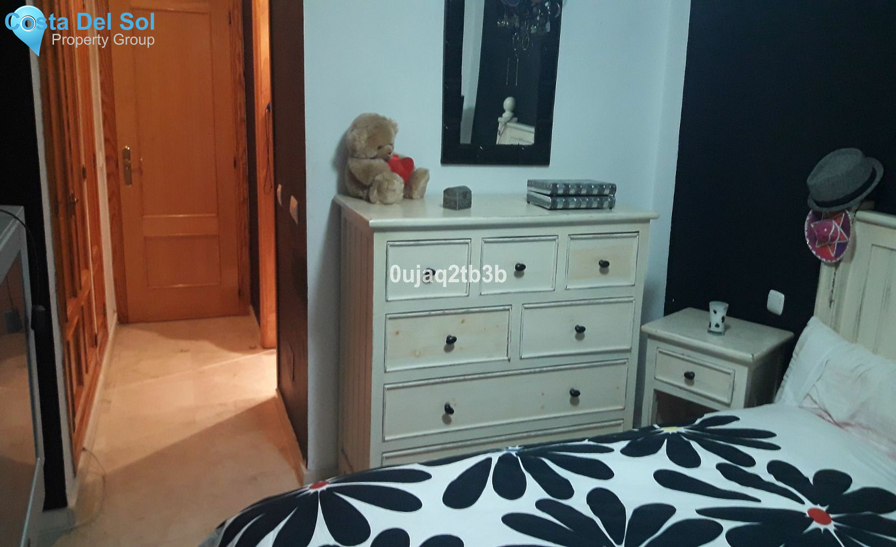 Middle Floor Apartment in Estepona-1215545
