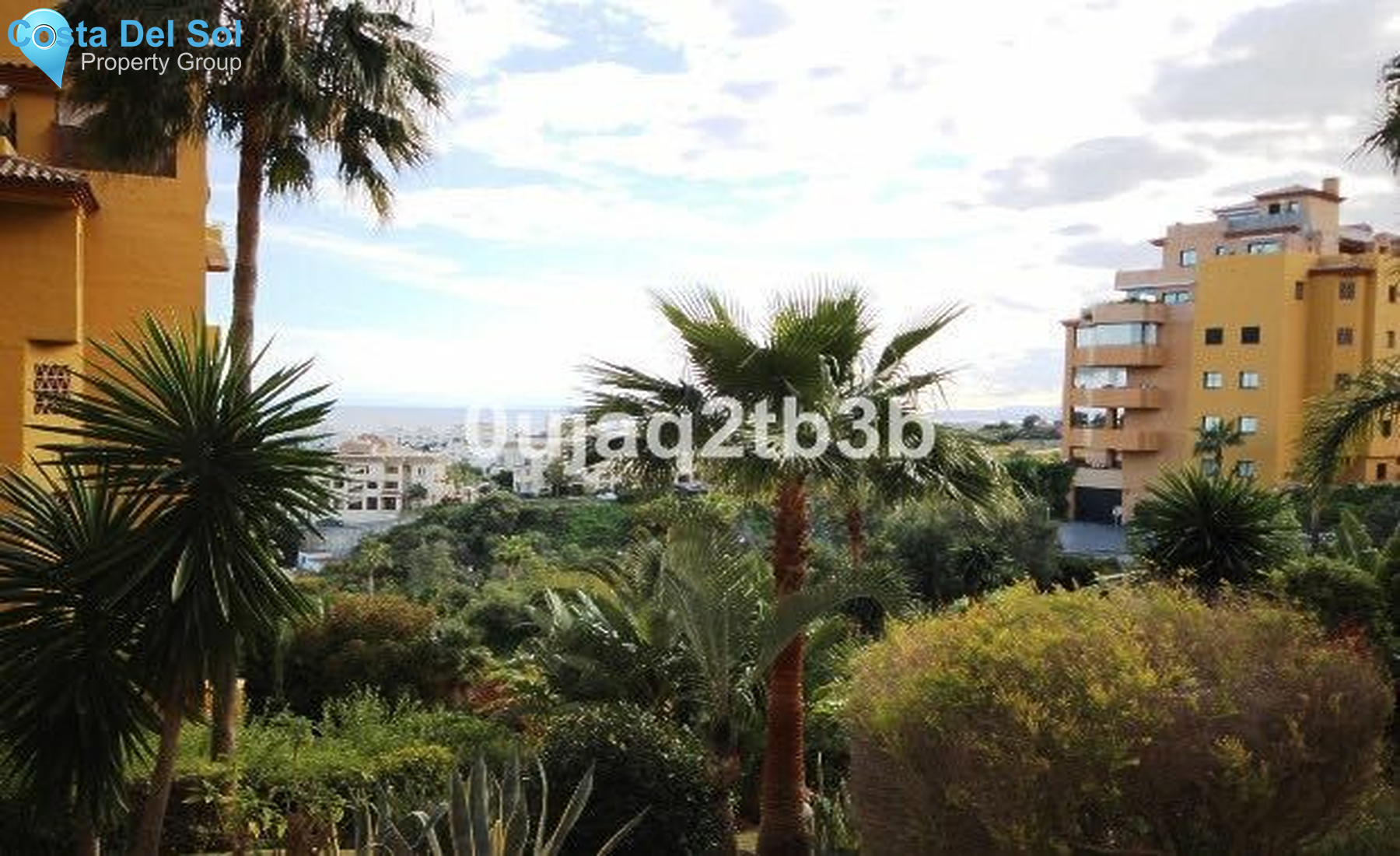 Middle Floor Apartment in Estepona-1215546