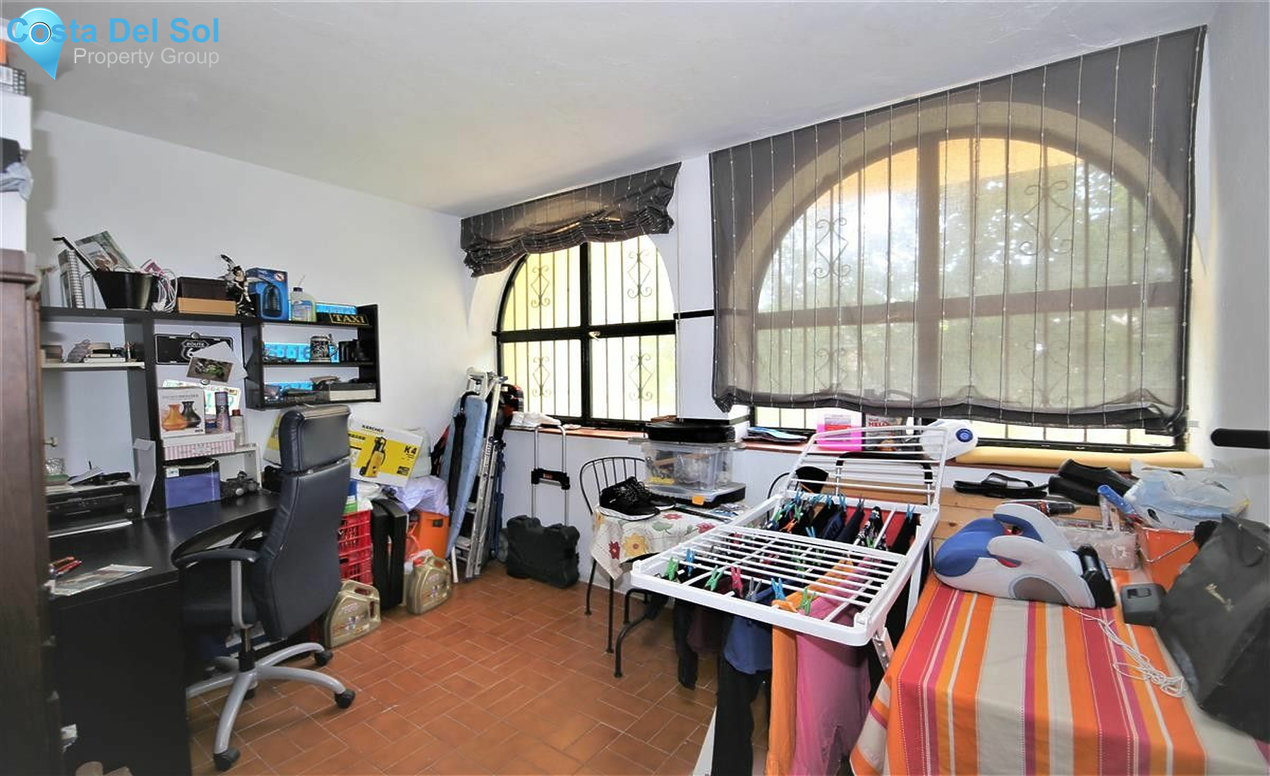 Middle Floor Apartment in Estepona-1215773
