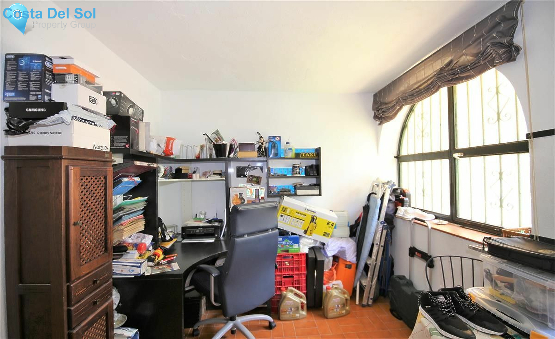 Middle Floor Apartment in Estepona-1215774