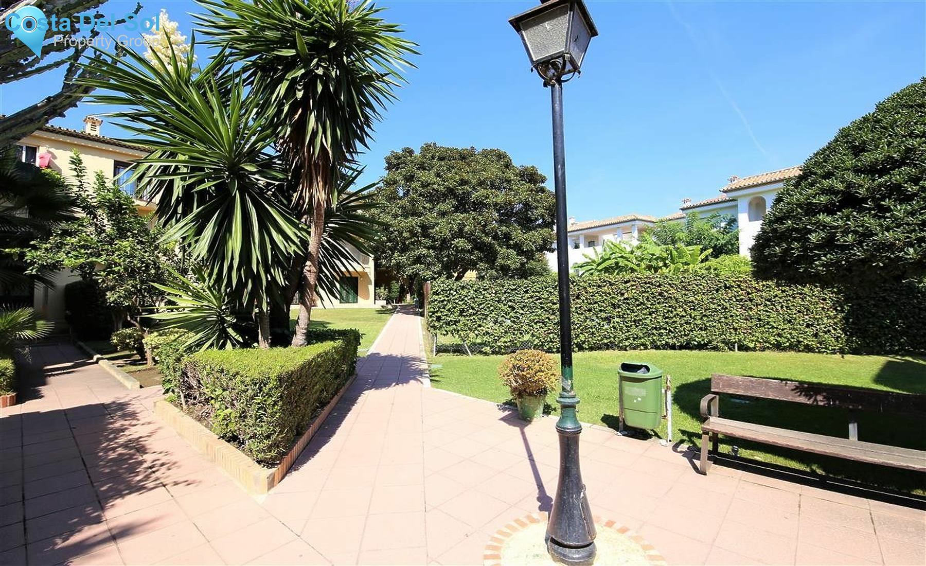 Middle Floor Apartment in Estepona-1215766