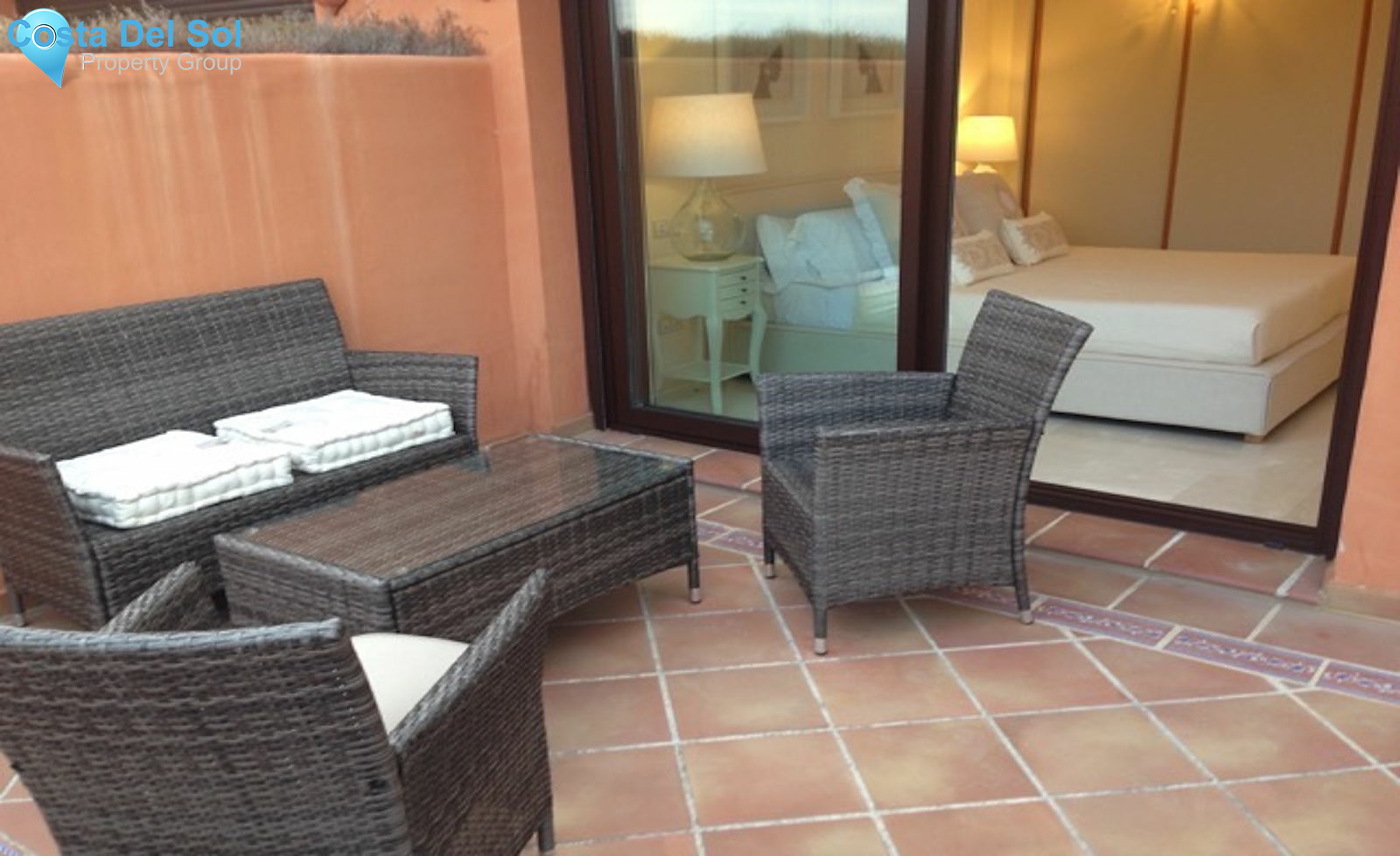 Middle Floor Apartment in Estepona-1218888