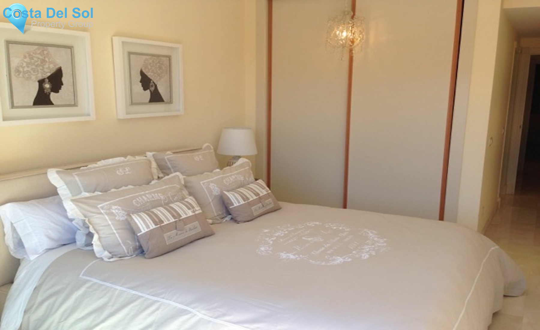 Middle Floor Apartment in Estepona-1218879
