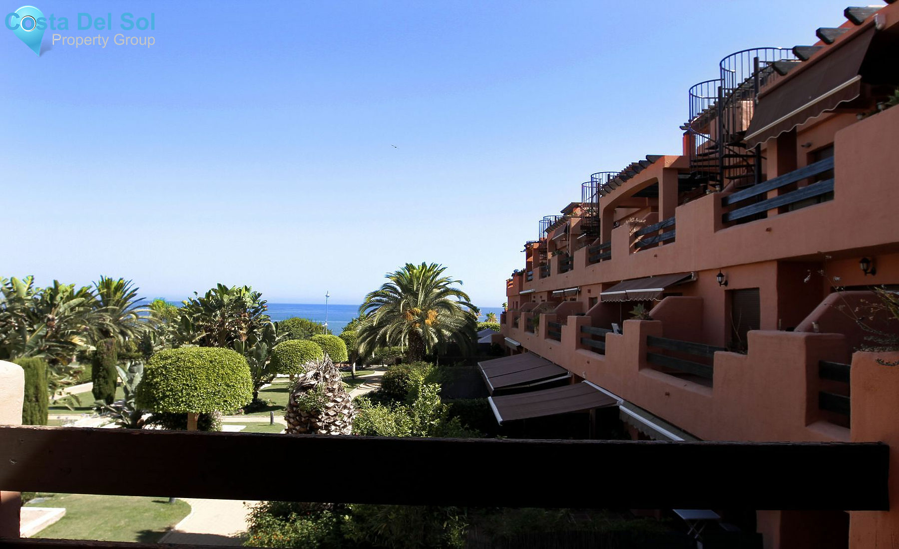 Middle Floor Apartment in Estepona-1386079