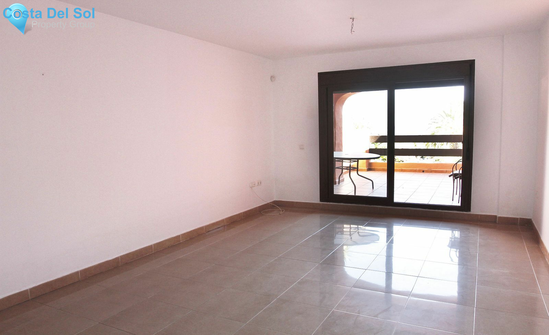 Middle Floor Apartment in Estepona-1386075