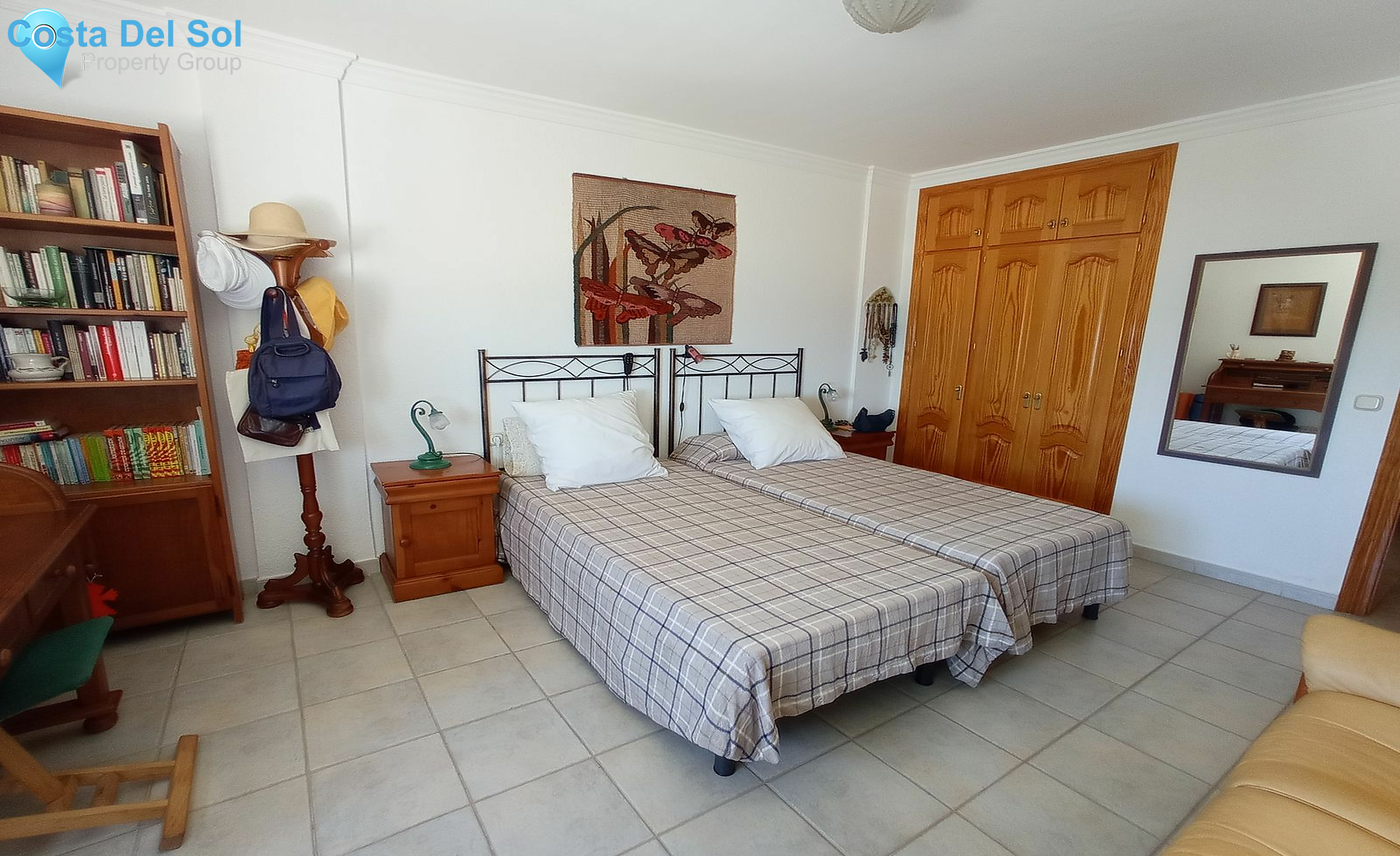 Middle Floor Apartment in Estepona-1387135