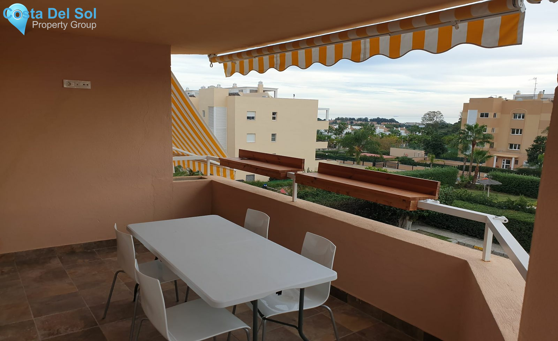 Middle Floor Apartment in Estepona